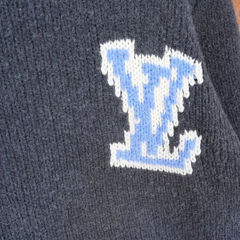 Louis Vuitton Louis Vuitton Gray Ski Series Sweater-2506 Size US L / EU 52-54 / 3 - 3 Thumbnail