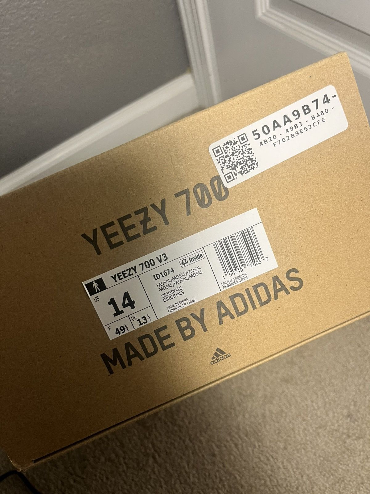 Adidas Yeezy 700 Fade Salt Size US 14 / EU 47 - 8 Thumbnail