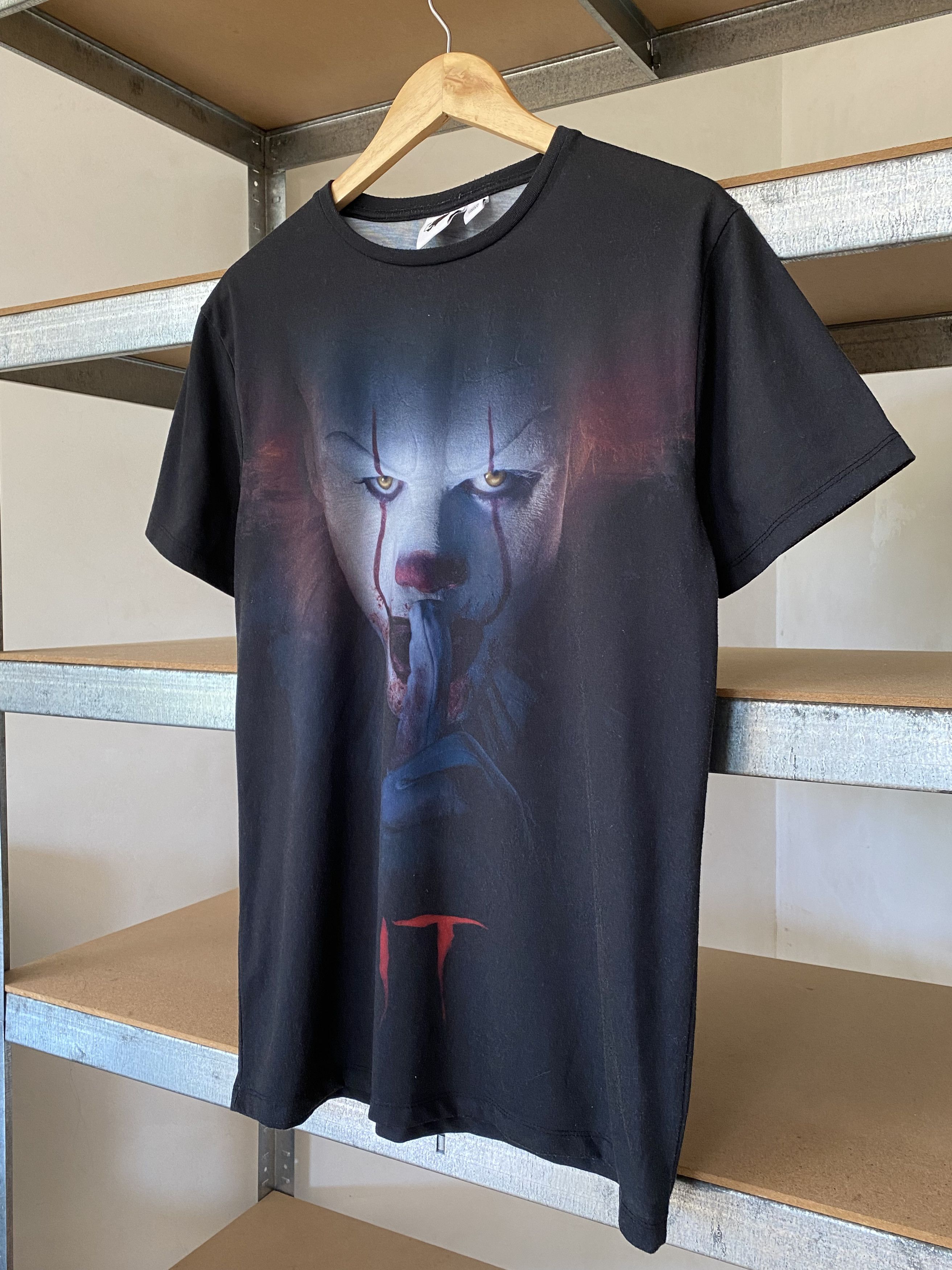Expert Horror Vintage 2000s It Horror Movie All Over Print T-shirt Size US M / EU 48-50 / 2 - 6 Thumbnail
