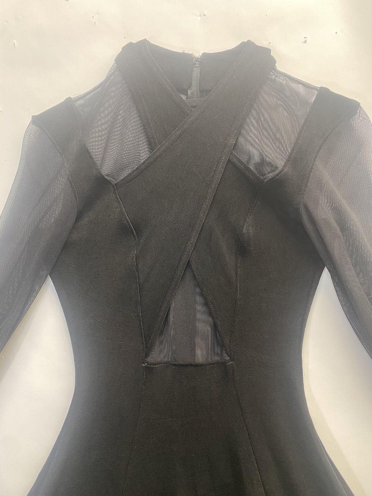 Tadashi Shoji Vintage Tadashi Black Mesh Long Sleeve Jersey Dress Size XS / US 0-2 / IT 36-38 - 2 Thumbnail
