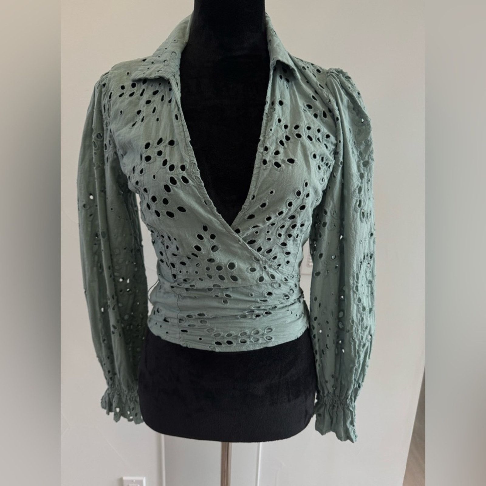 Other New Elegant Sage Green Wrap Top size XS Size XS / US 0-2 / IT 36-38 - 5 Thumbnail