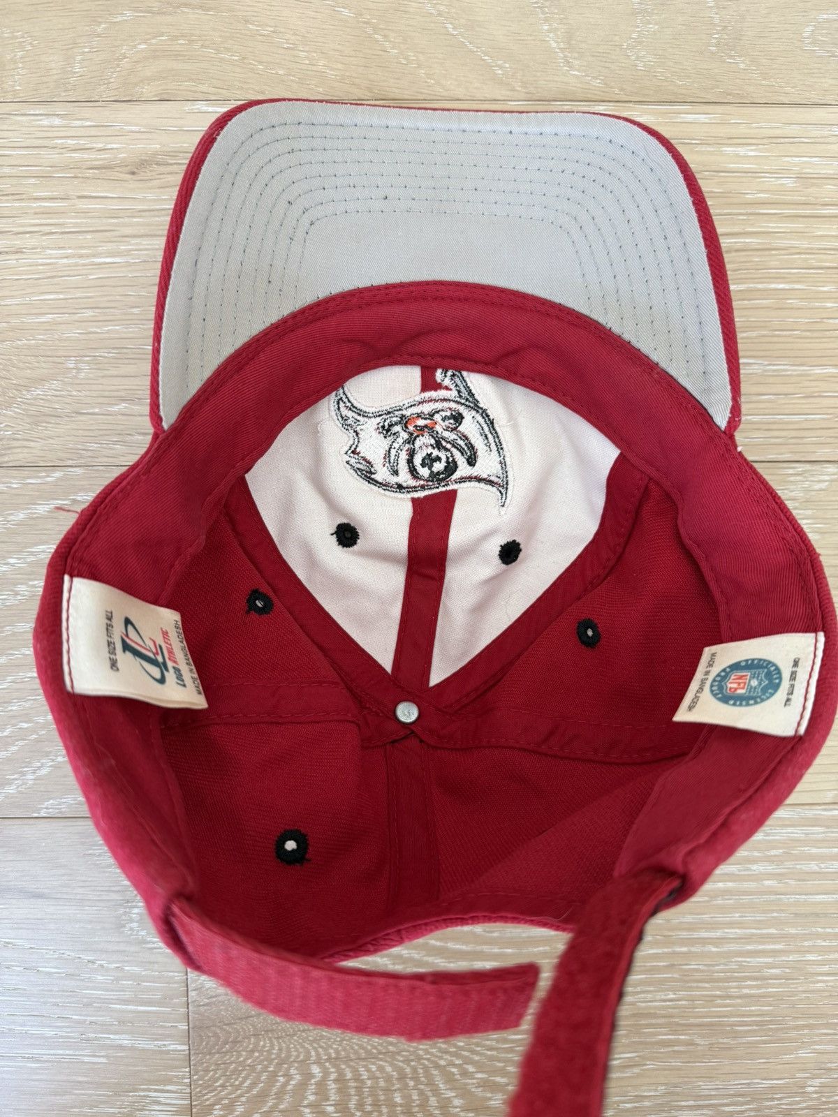 NFL Vintage Tampa Bay Buccaneers NFL Hat Size ONE SIZE - 5 Thumbnail