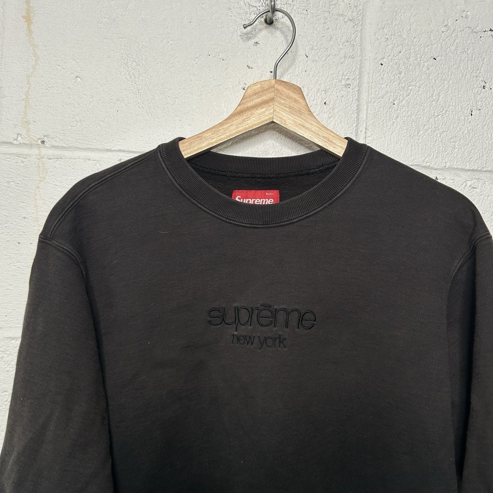 Supreme Supreme Dipped Crewneck Sweatshirt “Black” SS19 Size US S / EU 44-46 / 1 - 3 Thumbnail