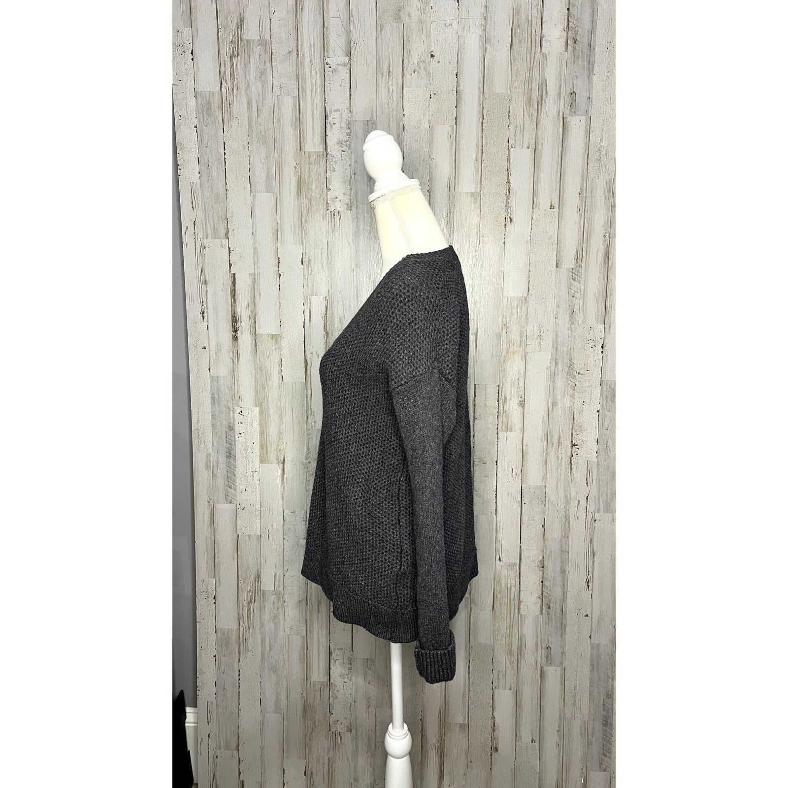 Banana Republic Banana Republic Women's V-Neck Knit Gray Sweater Size Small Size S / US 4 / IT 40 - 4 Thumbnail
