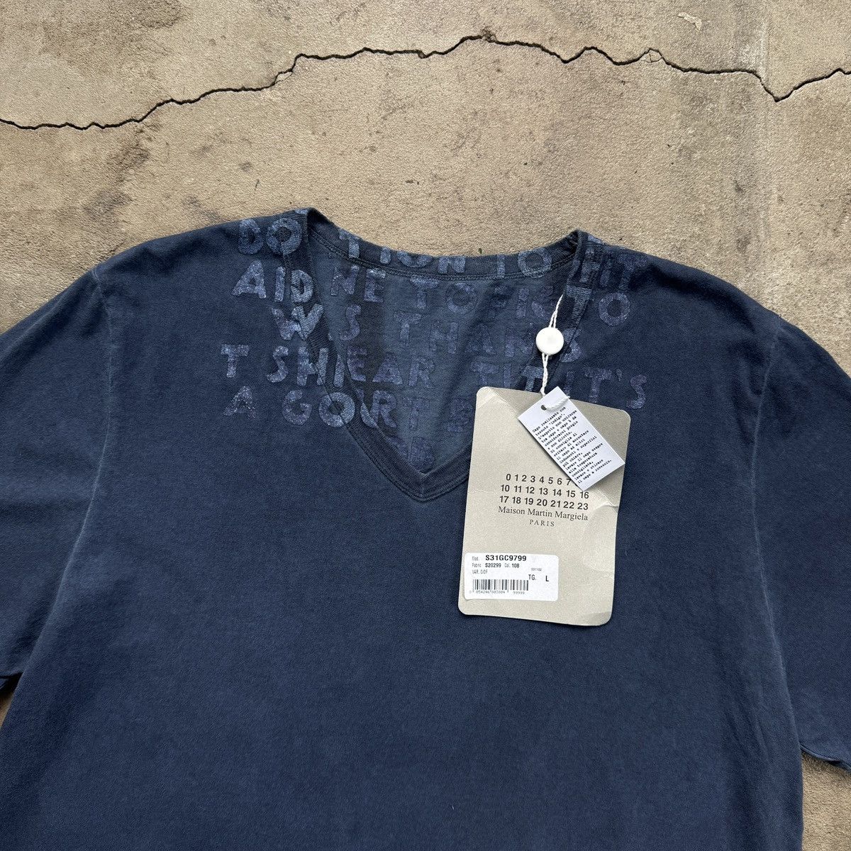 Maison Margiela MAISON MARGIELA AIDS Awareness Tee T-Shirt Garment Dyed Size US L / EU 52-54 / 3 - 4 Thumbnail