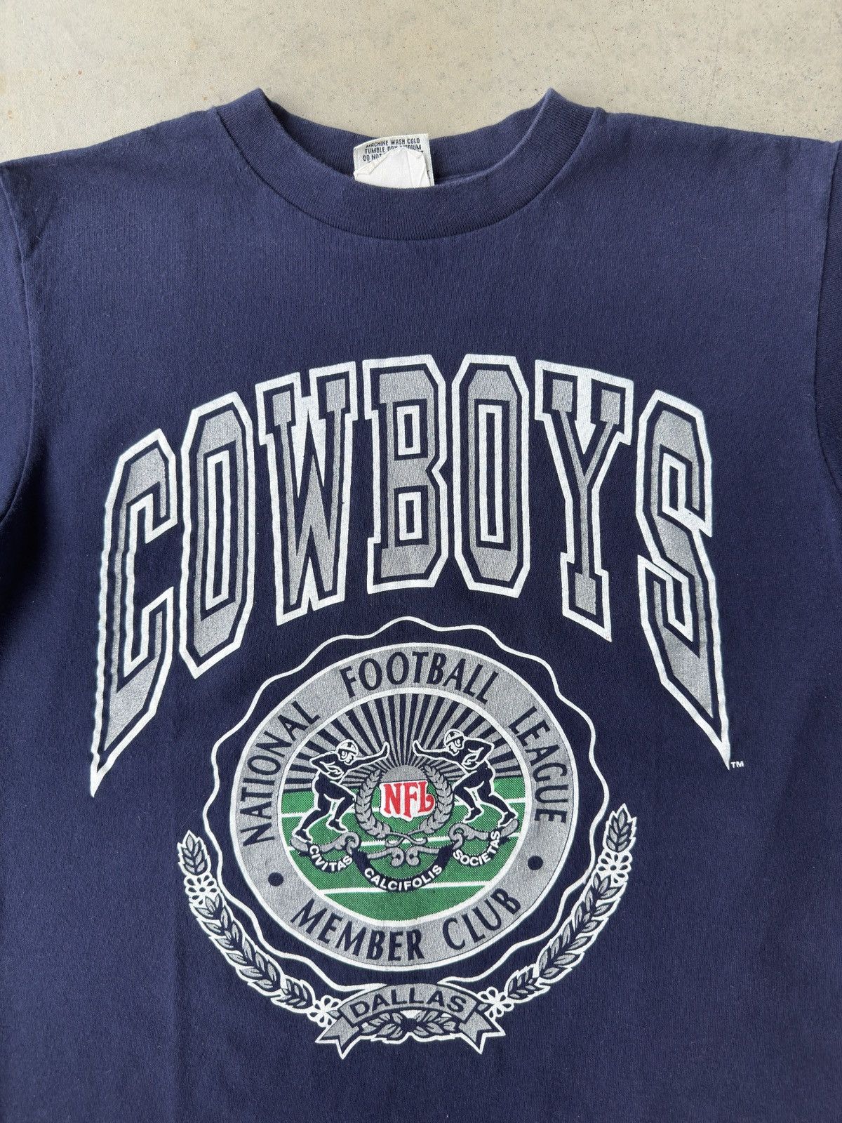 Nutmeg Vintage 90s Dallas Cowboys NFL Nutmeg T-Shirt Size US M / EU 48-50 / 2 - 2 Thumbnail