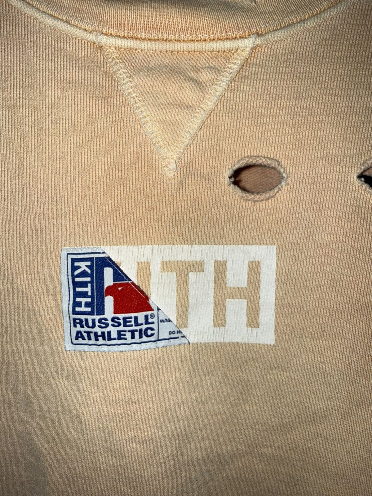 Kith × Russell Athletic Kith X Russell Athletic Crewneck Peach Medium Size US M / EU 48-50 / 2 - 7 Thumbnail