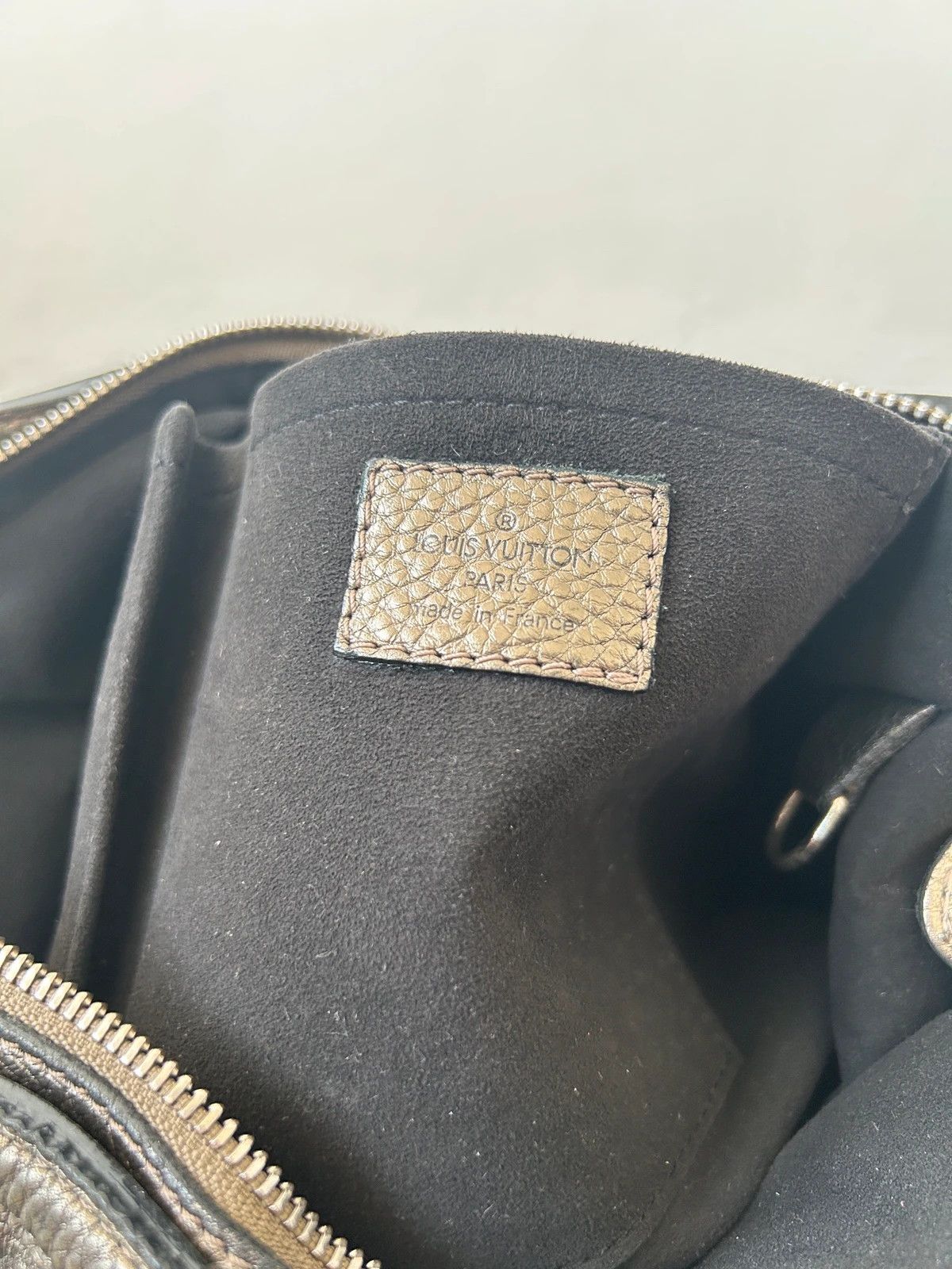 Louis Vuitton Louis Vuitton Argent Monogram Mahina handbag Size ONE SIZE - 19 Thumbnail
