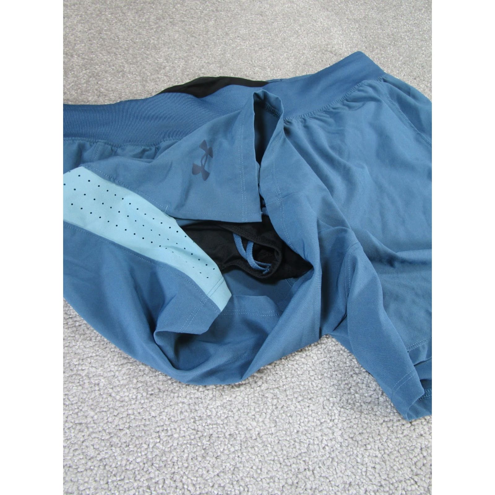 Under Armour Under Armour Shorts Womens Large Blue Lightweight Athletic Running Fit Regular Size 36" / US 14 / IT 50 - 3 Thumbnail