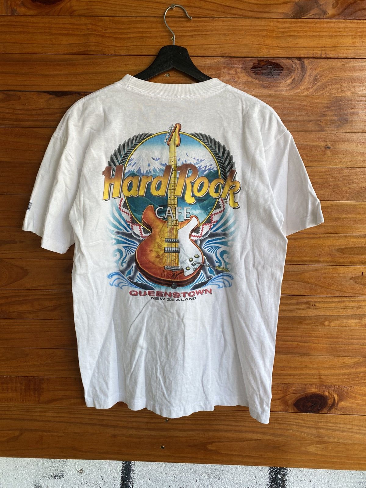 Hard Rock Cafe Vintage Hard Rock Cafe Queenstown New Zealand White Graphic Size US S / EU 44-46 / 1 - 3 Thumbnail