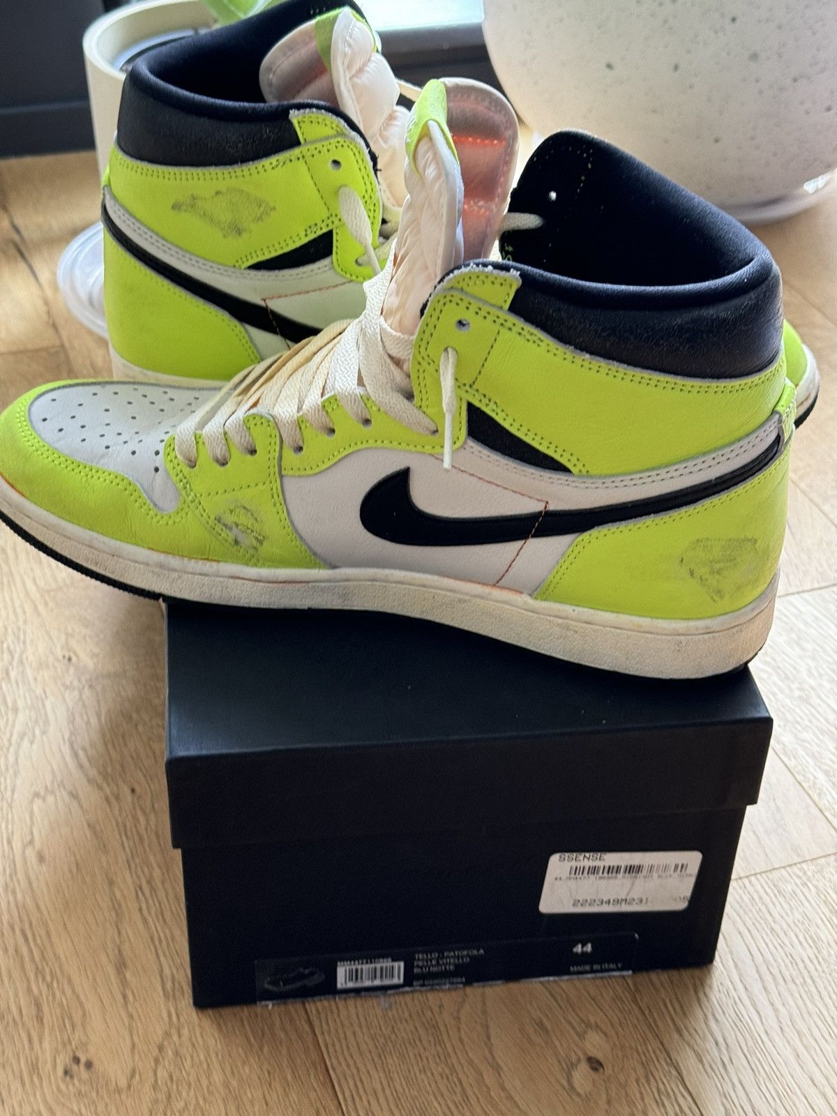 Jordan Brand Jordan 1 Visionaire (Custom Aged) Size US 11 / EU 44 - 12 Thumbnail