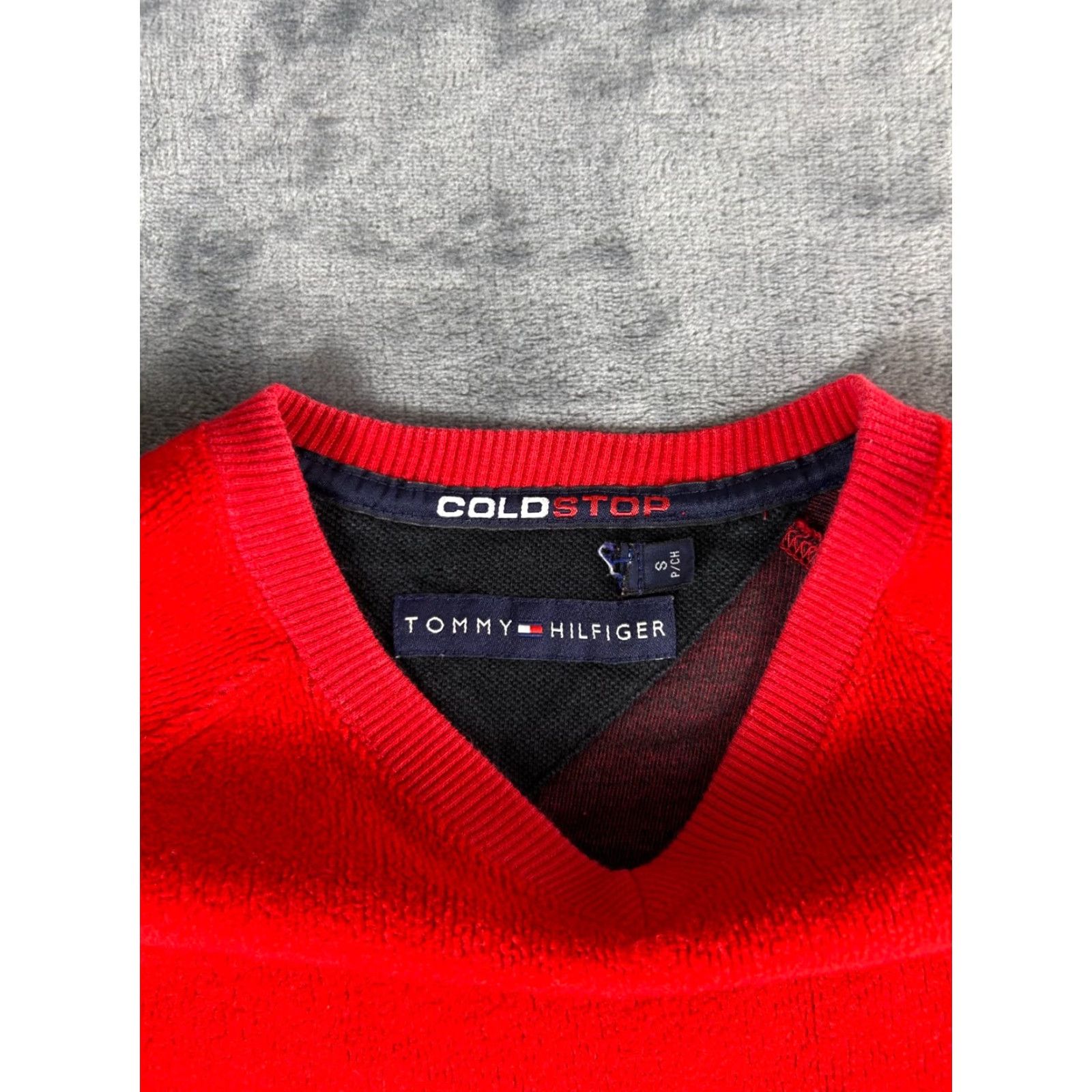 Tommy Hilfiger VINTAGE Tommy Hilfiger Sweater Crew Neck Red Striped Logo Size S Mens Pullover Knits Size US S / EU 44-46 / 1 - 4 Thumbnail