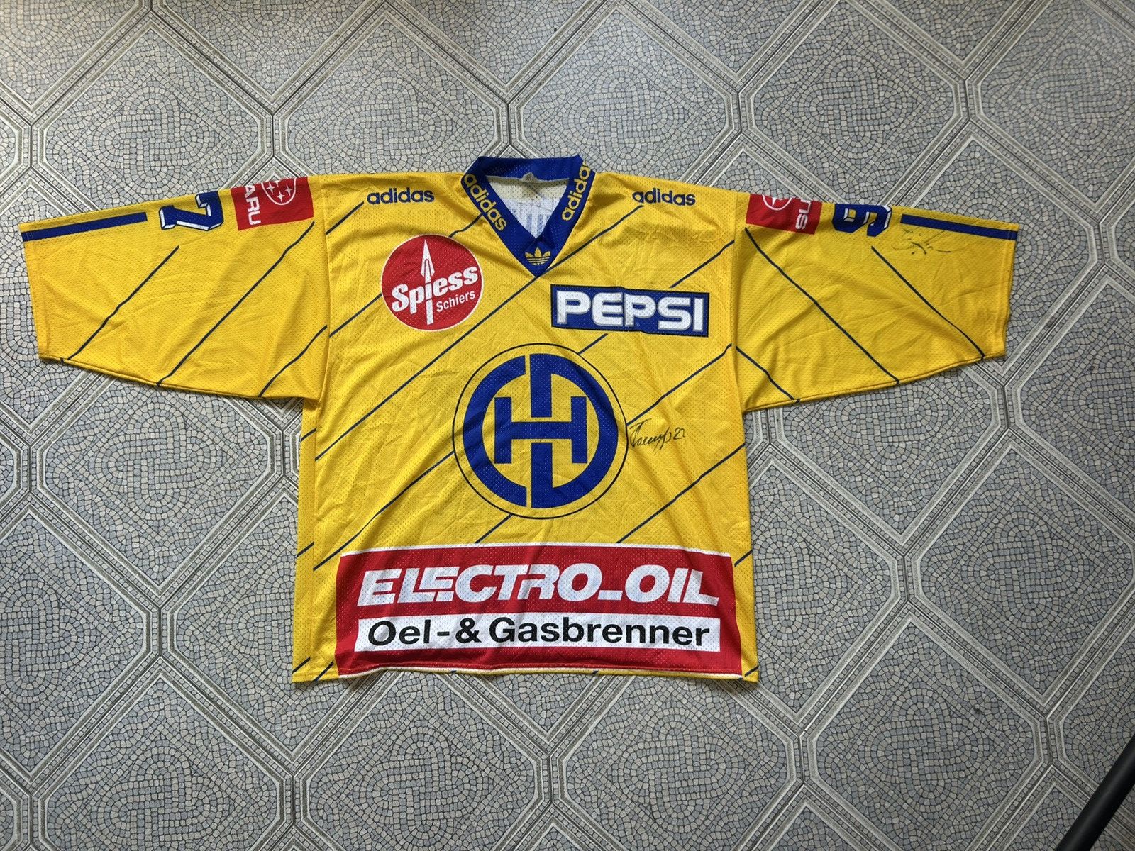 Adidas × Pepsi × Vintage HC Davos Adidas Ice Hockey #97 HODGSON SIGNED Size US XL / EU 56 / 4 - 2 Thumbnail