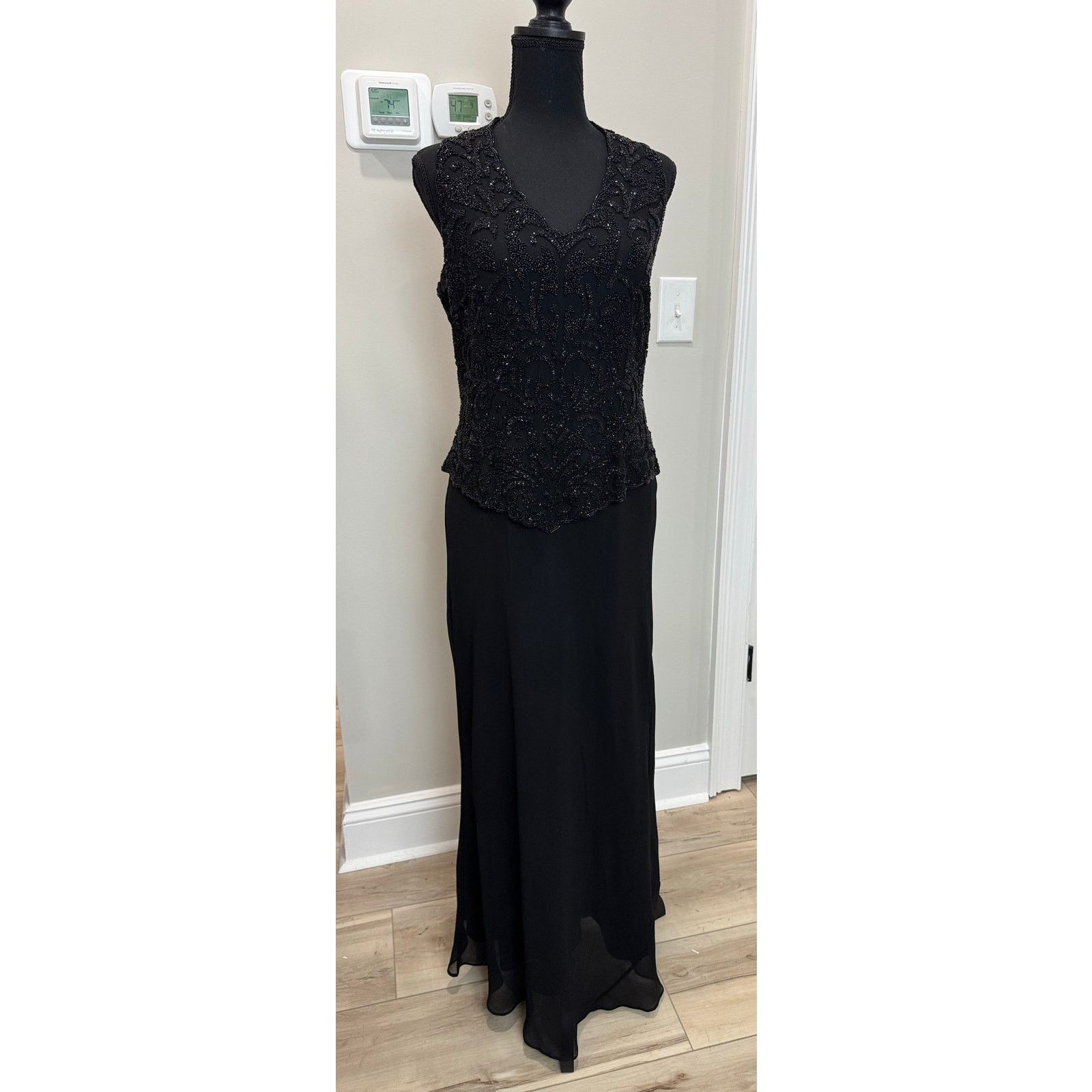 Other Jkara Beaded Gown Long Mother-of-the-Bride Dress Size 12 Size XL / US 12-14 / IT 48-50 - 1 Thumbnail