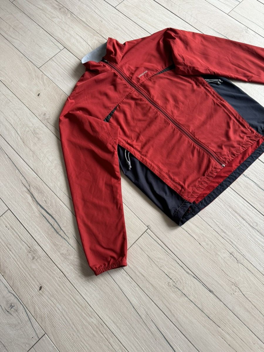 Patagonia Patagonia Small Logo Red Windbreaker Jacket Size US L / EU 52-54 / 3 - 3 Thumbnail