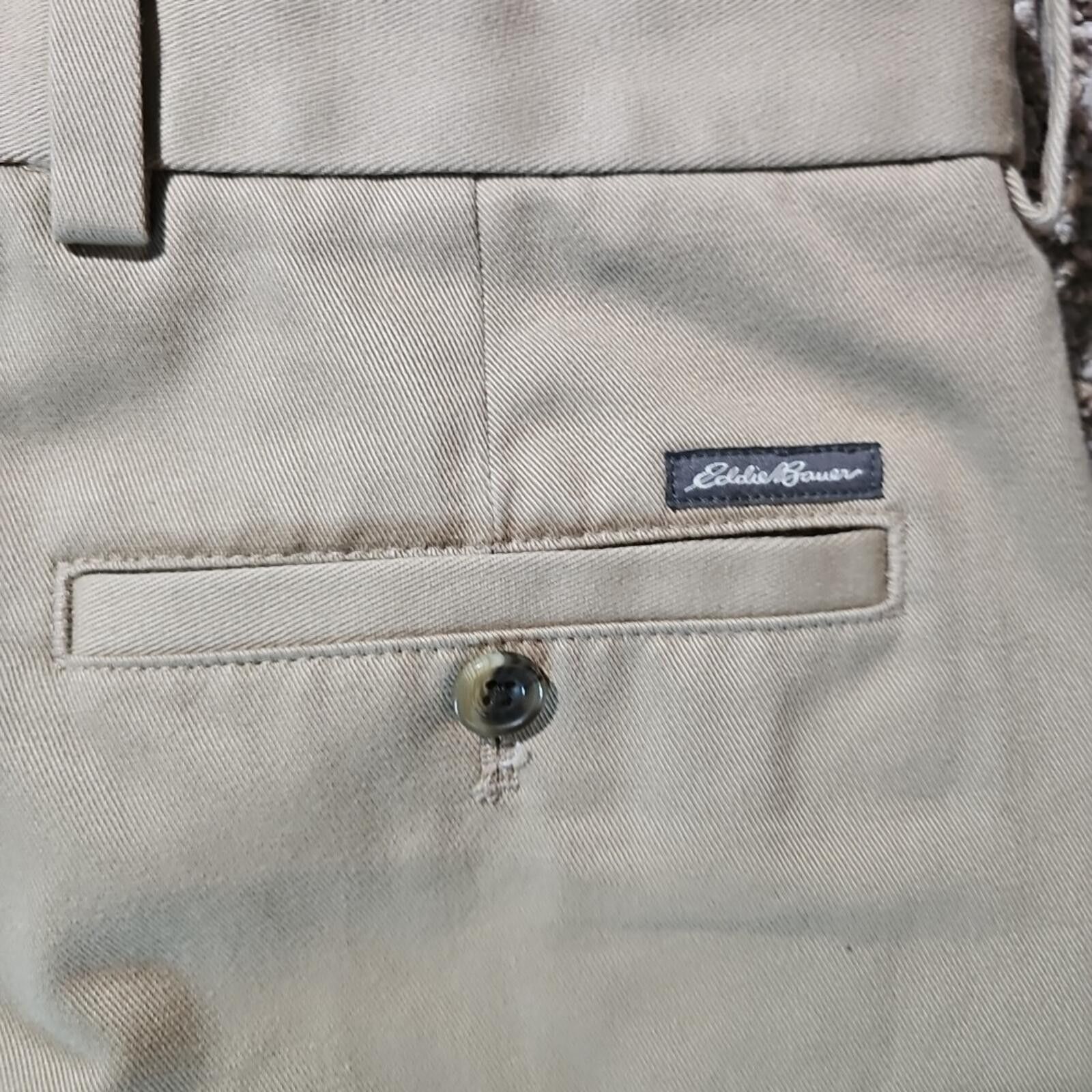 Eddie Bauer Eddie Bauer Wrinkle Free Relaxed Fit 34 Khakis Size US 34 / EU 50 - 7 Thumbnail