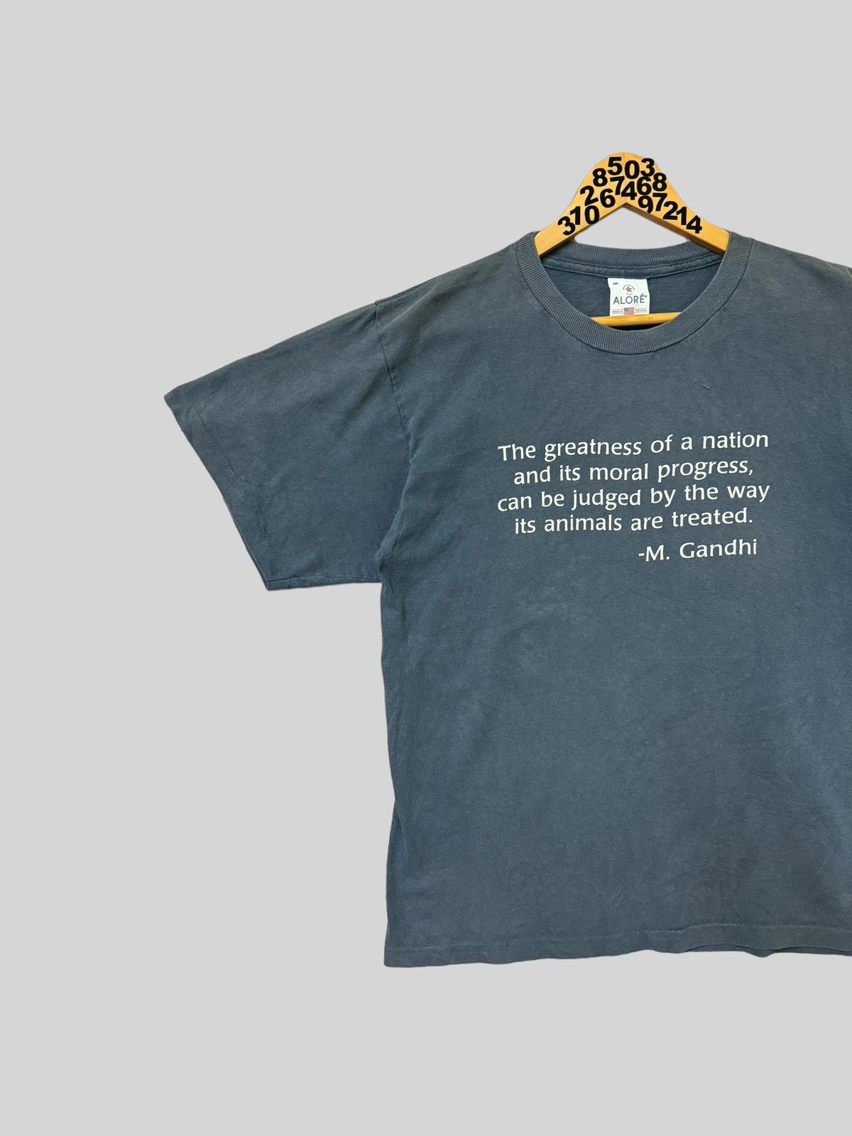 Vintage THE GREATNESS OF A NATION MAHATMA GANDHI QUOTE TEE Size US M / EU 48-50 / 2 - 3 Thumbnail