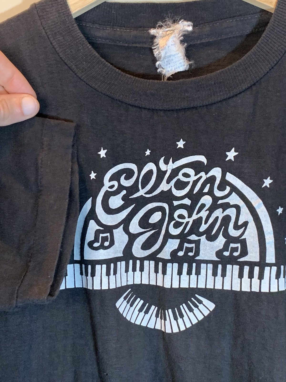 Band Tees × Vintage *RARE* Vintage 60’s / 70’s Elton John Single Stitch T-Shirt Size US L / EU 52-54 / 3 - 3 Thumbnail