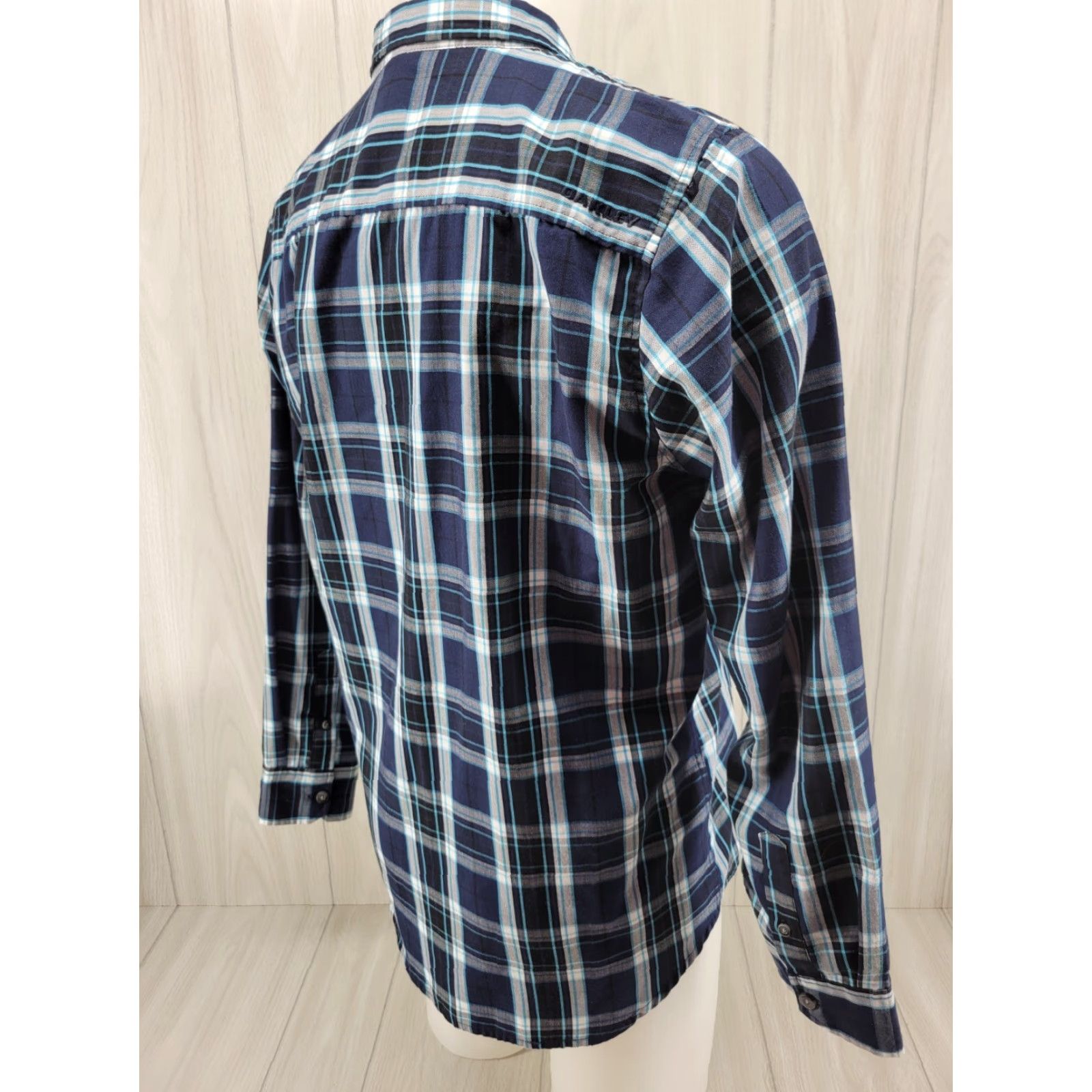 Oakley Oakley Mens Button-Up Shirt Long Sleeve Plaid Blue Regular Fit Size M Size US M / EU 48-50 / 2 - 5 Thumbnail