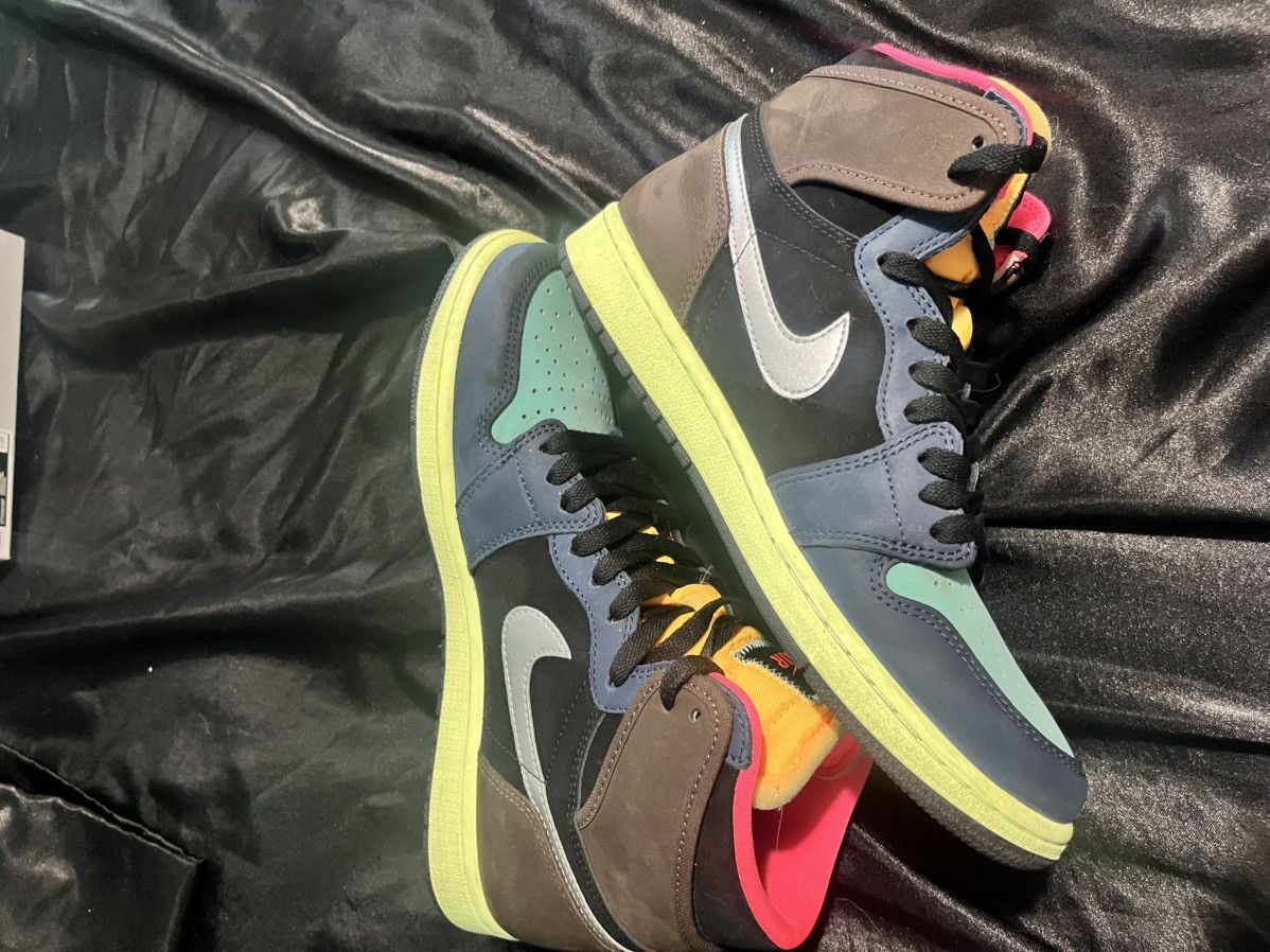 Nike Air Jordan 1 Retro High OG Tokyo Bio-hack Size US 9 / EU 42 - 4 Thumbnail