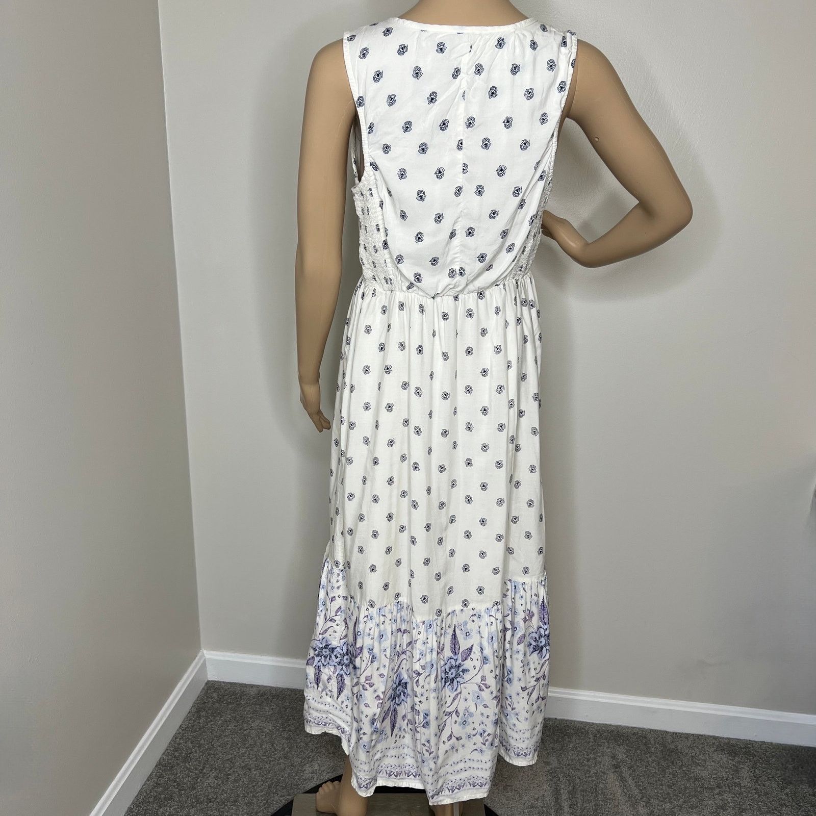 Old Navy Old Navy White Floral Fit and Flare Midi Dress Size S / US 4 / IT 40 - 3 Thumbnail