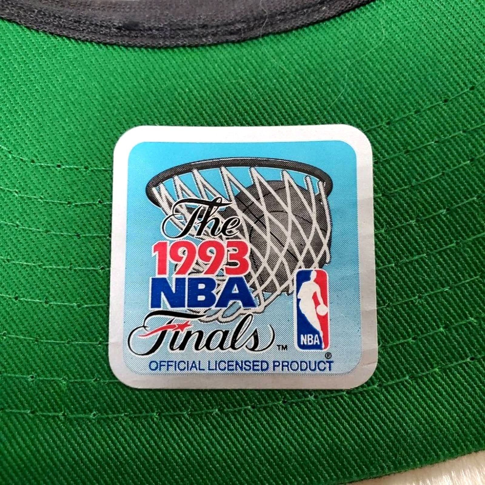 Vintage Chicago Bulls 1993 3-Peat 1993 finals hat! Rare Size ONE SIZE - 7 Thumbnail