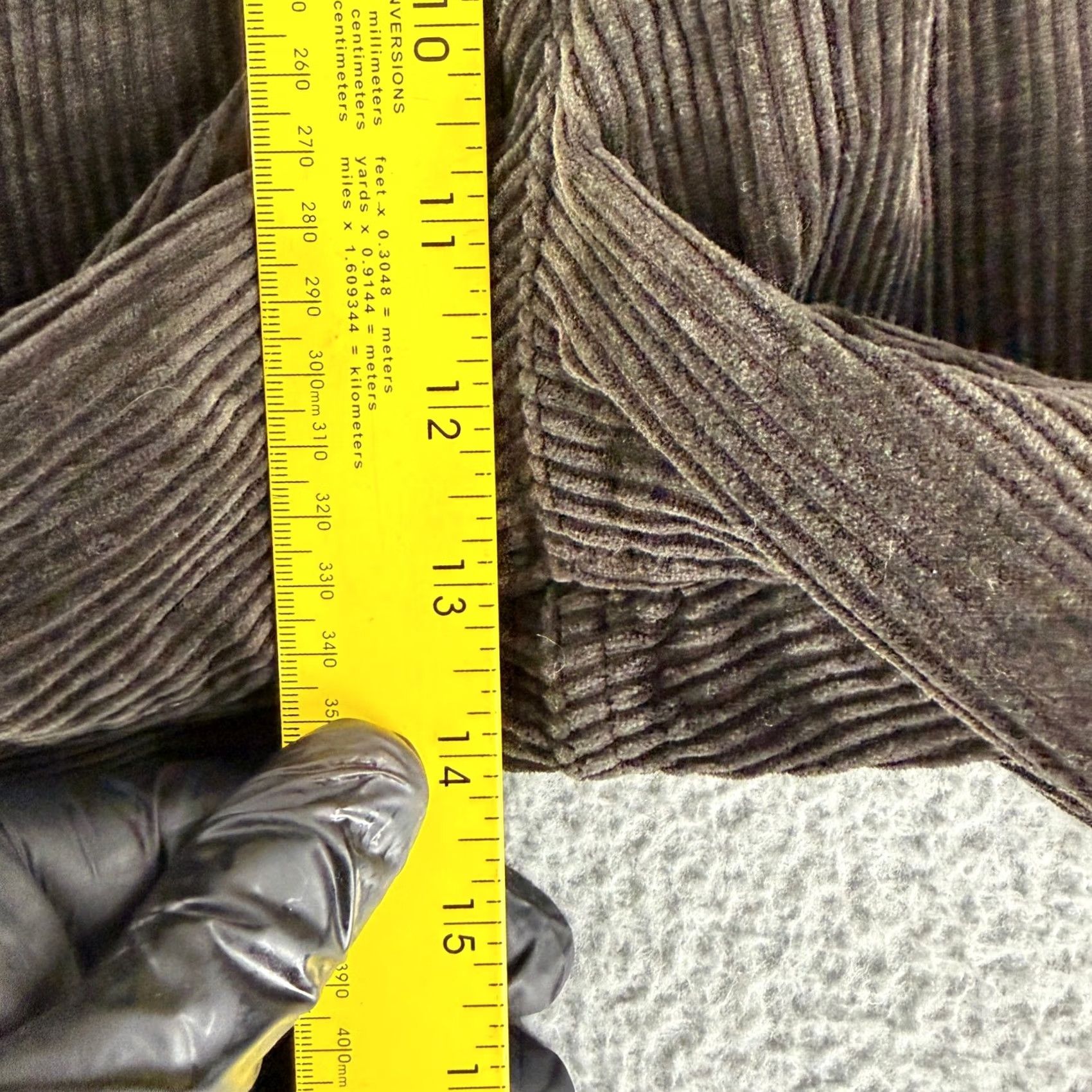 Uniqlo Uniqlo U Corduroy Wide Fit Work Pants Mens 28 Brown Lemaire 321-430875 Size US 28 / EU 44 - 6 Thumbnail