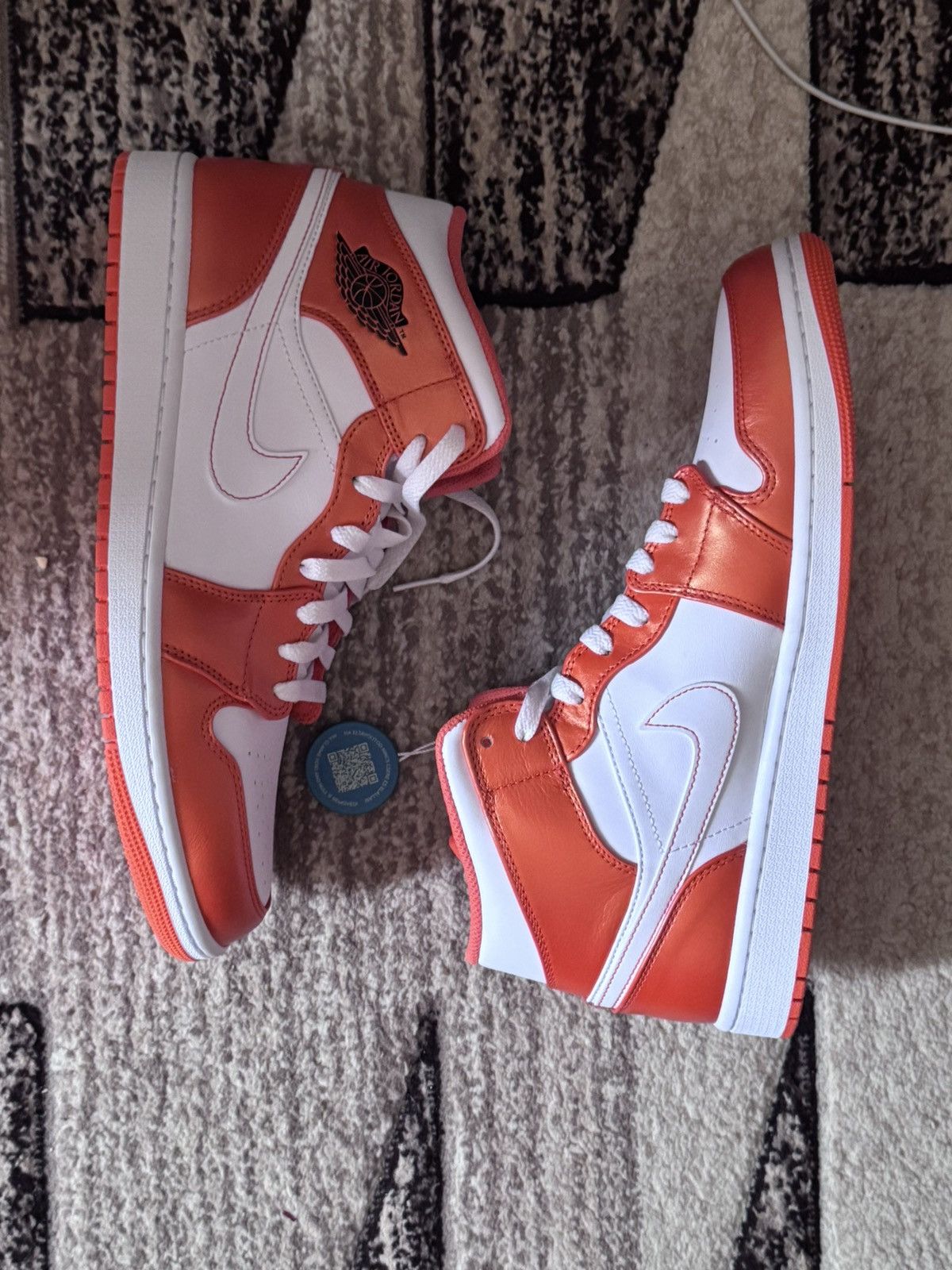Jordan Brand Air Jordan 1 MID SE Electric Orange Size US 11.5 / EU 44-45 - 1 Thumbnail
