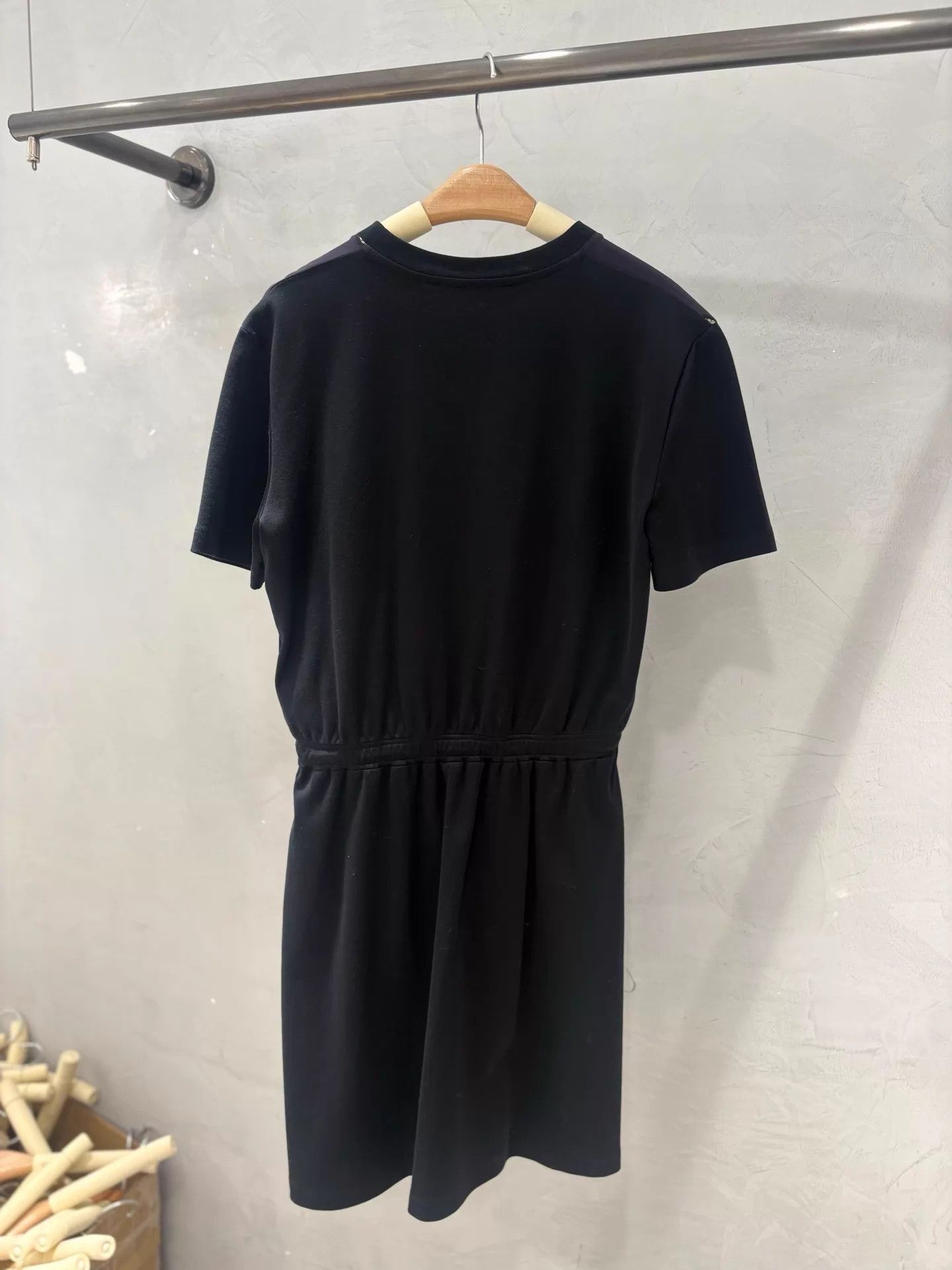 Louis Vuitton LV All-Over Monogram Drawstring Short-Sleeve Dress S Size S / US 4 / IT 40 - 2 Thumbnail