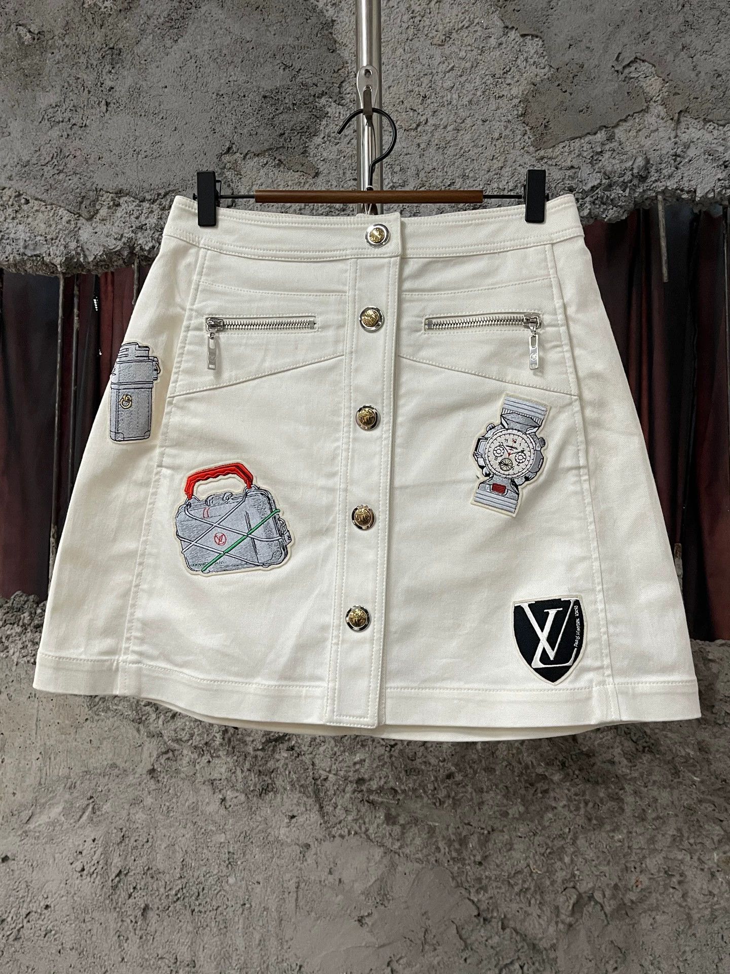Louis Vuitton Louis Vuitton Denim Skirt 36 99 New Size 26" / US 2 / IT 38 - 1 Thumbnail