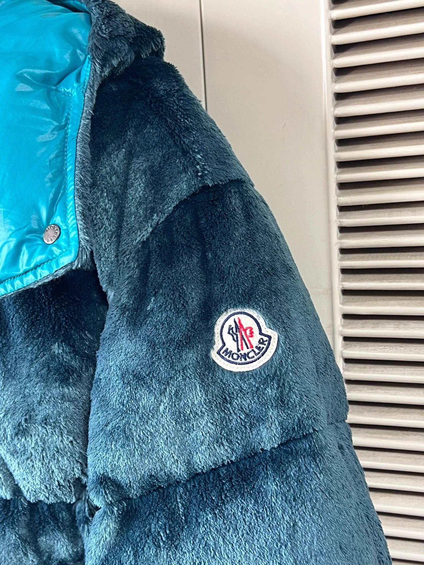 Moncler Moncler short down coat blue colorblock hooded size 0 mint Size XS / US 0-2 / IT 36-38 - 5 Thumbnail