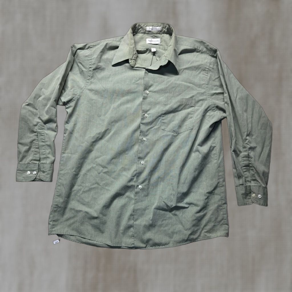 Van Heusen Van Heusen Shirt Men Long Sleeve Button-Up Solid Gray 16.5 32/33 Regular Fit Wrinkle Resistant Pocket cotton poly Size US XL / EU 56 / 4 - 1 Thumbnail