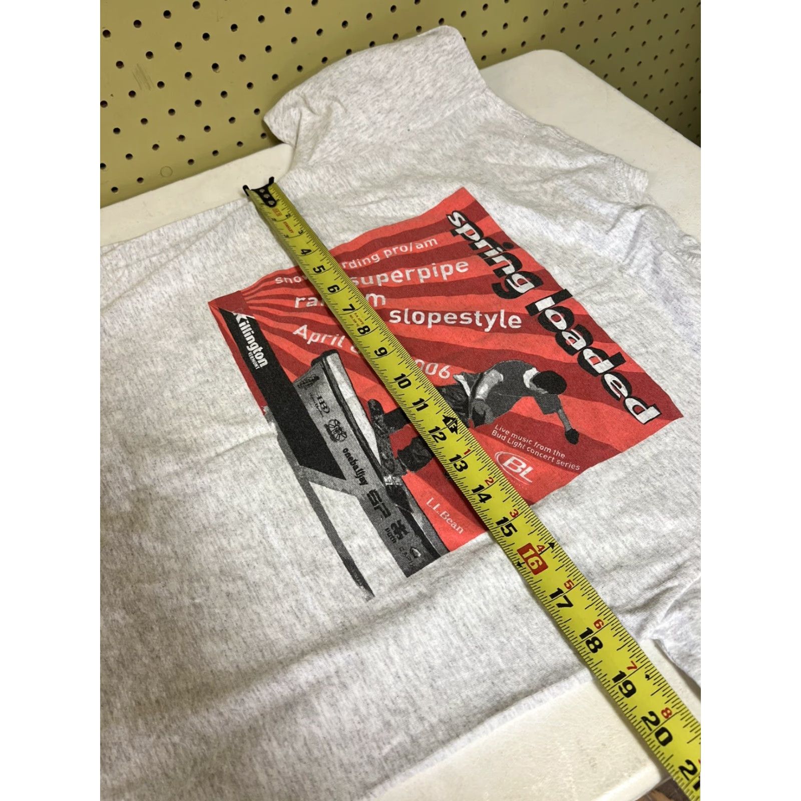 Gildan VINTAGE 2006 Killington VT Spring Loaded Snowboard Pipe Jam Pro/Am Slope Style T-Shirt M Gray Mens T-Shirt Size US M / EU 48-50 / 2 - 5 Thumbnail