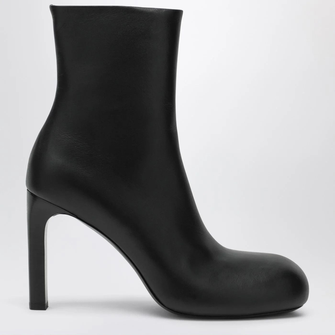Balenciaga o1d2blof0426 Leather Ankle Boots in Black Size US 7 / IT 37 - 1 Thumbnail