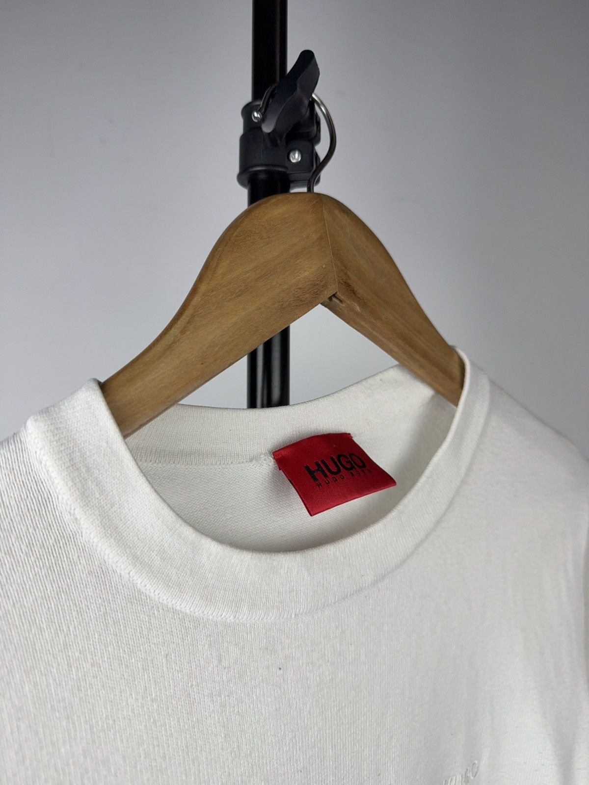 Hugo Boss Luxury HUGO BOSS Minimal Logo Off White Red Tag Sweatshirt M Size US S / EU 44-46 / 1 - 5 Thumbnail
