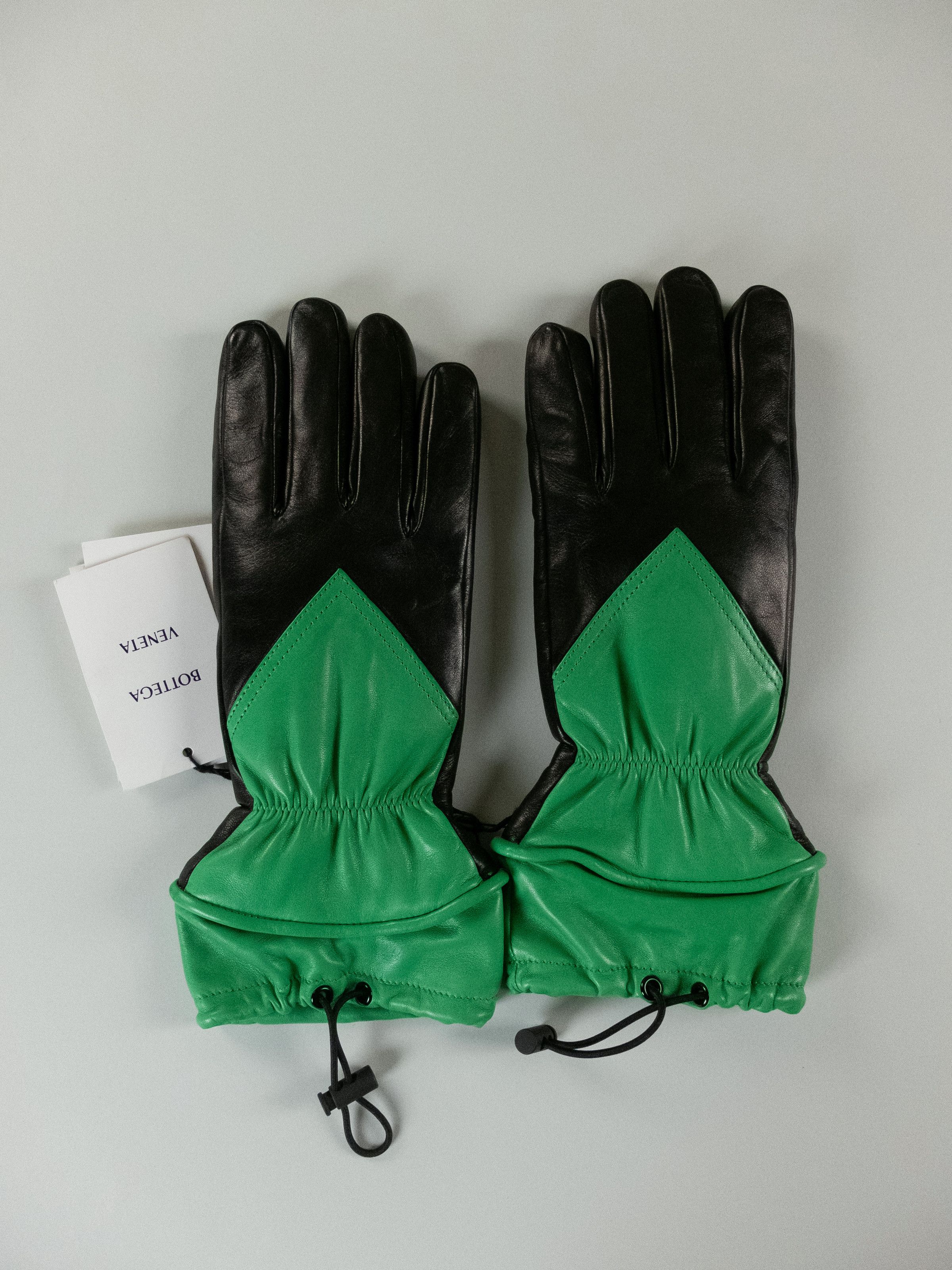 Bottega Veneta BOTTEGA VENETA black & green leather gloves 8.5 Small q Size ONE SIZE - 1 Thumbnail