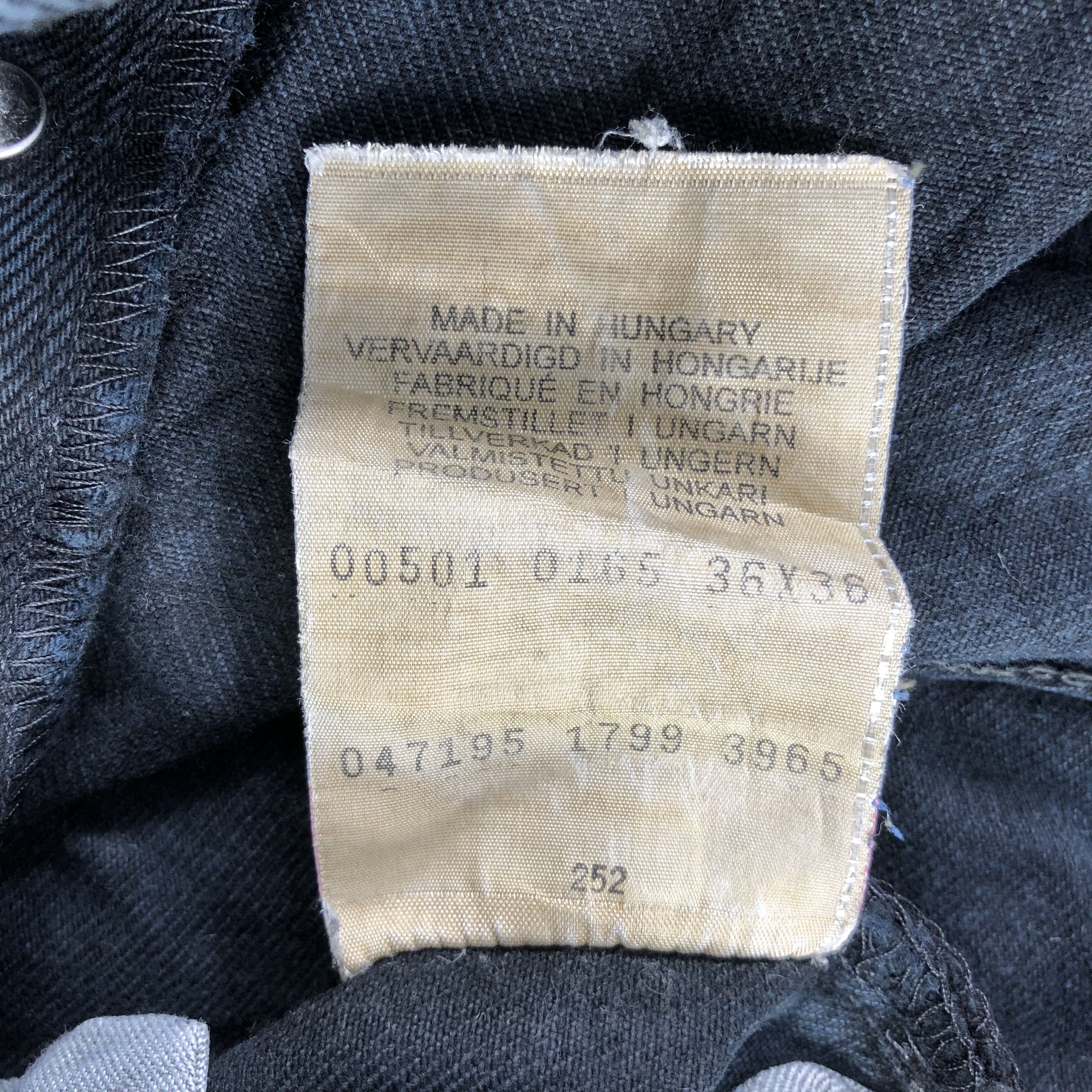 Levi's 90s Vintage Faded Black Levis 501 Jeans-JM2936 Size US 35 - 16 Thumbnail