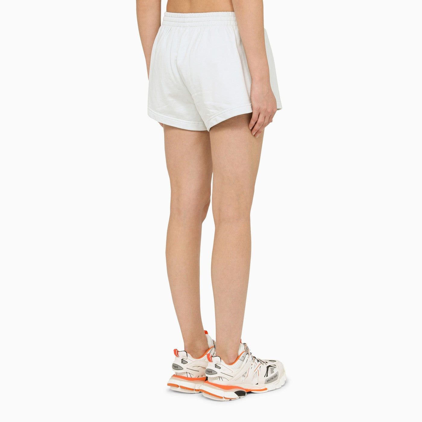 Balenciaga o1y0625 Short in White Size 26" / US 2 / IT 38 - 3 Thumbnail