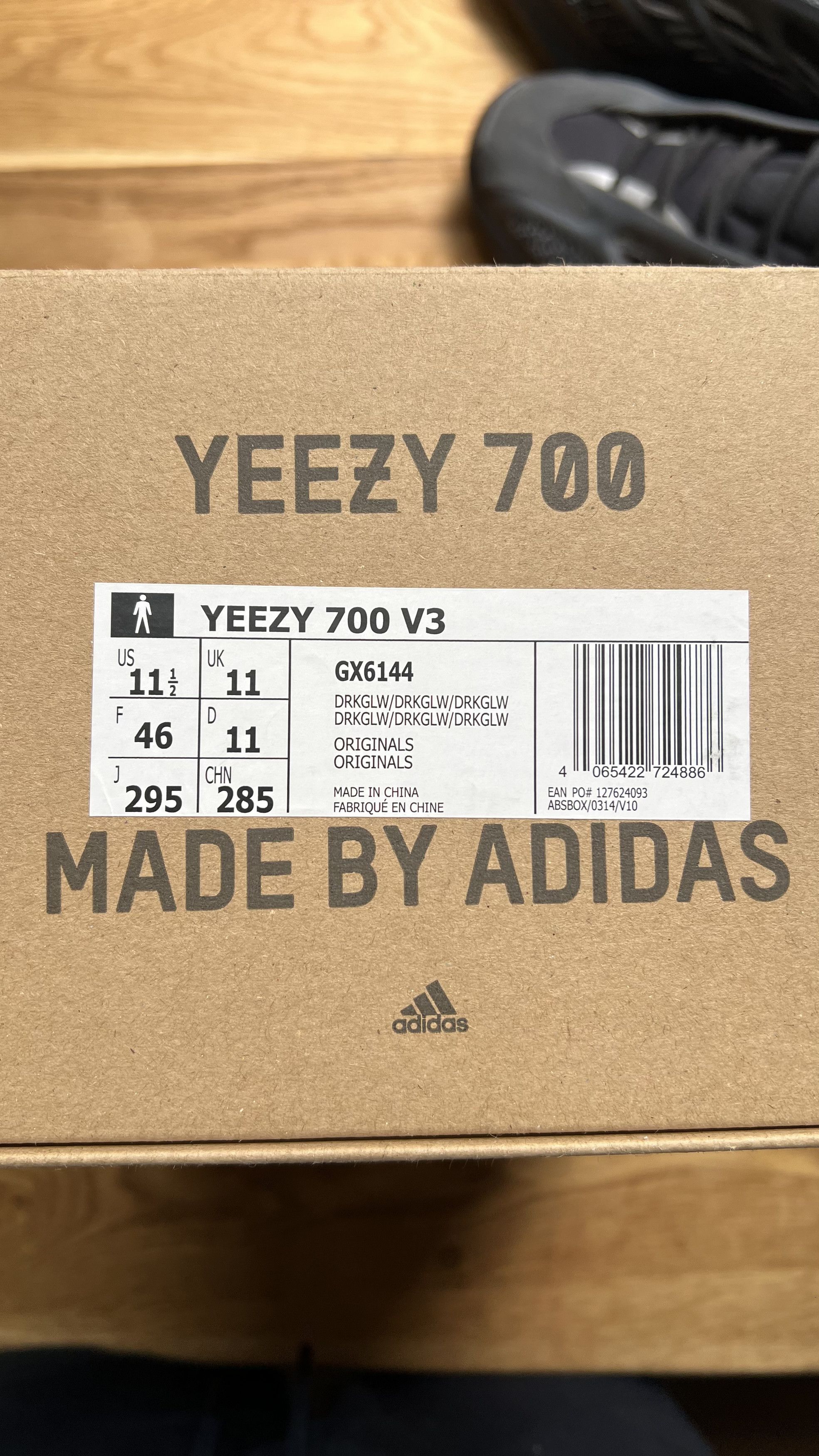 Yeezy Yeezy 700 V3 Dark Glow Size US 11.5 / EU 44-45 - 7 Thumbnail