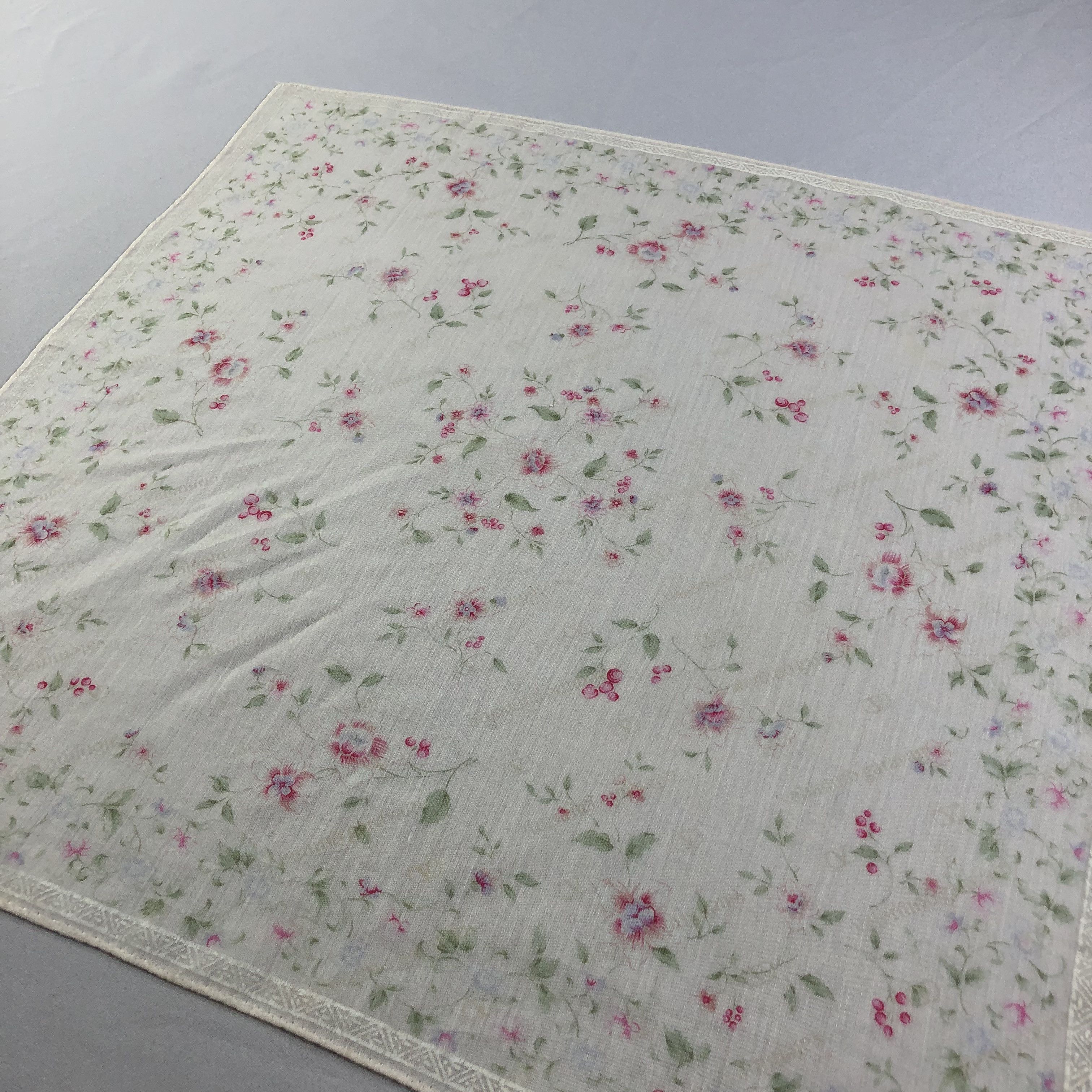 Vintage VaLENTino GarAVAni Handkerchief Neckerchief Bandana H2026 Size ONE SIZE - 3 Thumbnail