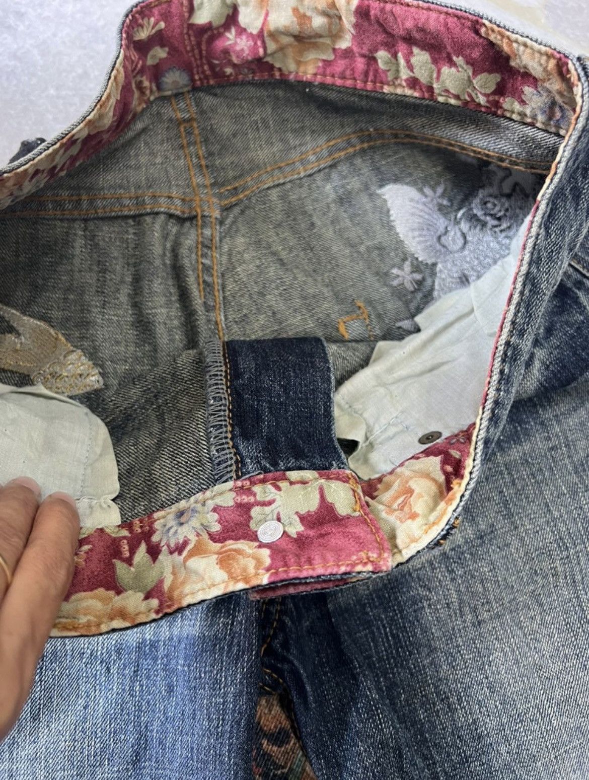 Japanese Brand Japanese Brand Karakuri Fish koi Embroidery Jeans Size US 32 / EU 48 - 5 Thumbnail