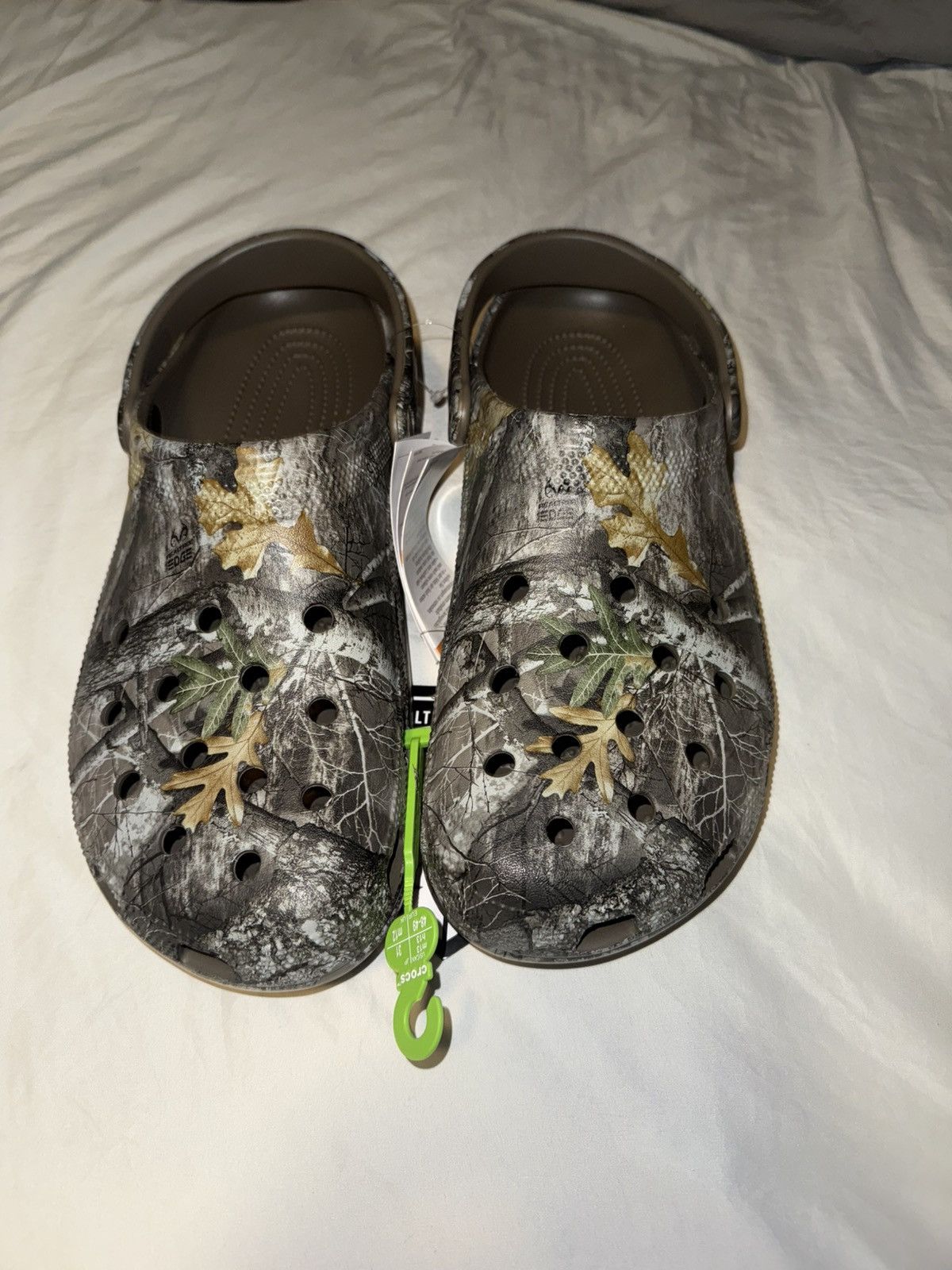 Crocs Classic Realtree Edge Clog - Crocs Size US 13 / EU 46 - 1 Thumbnail