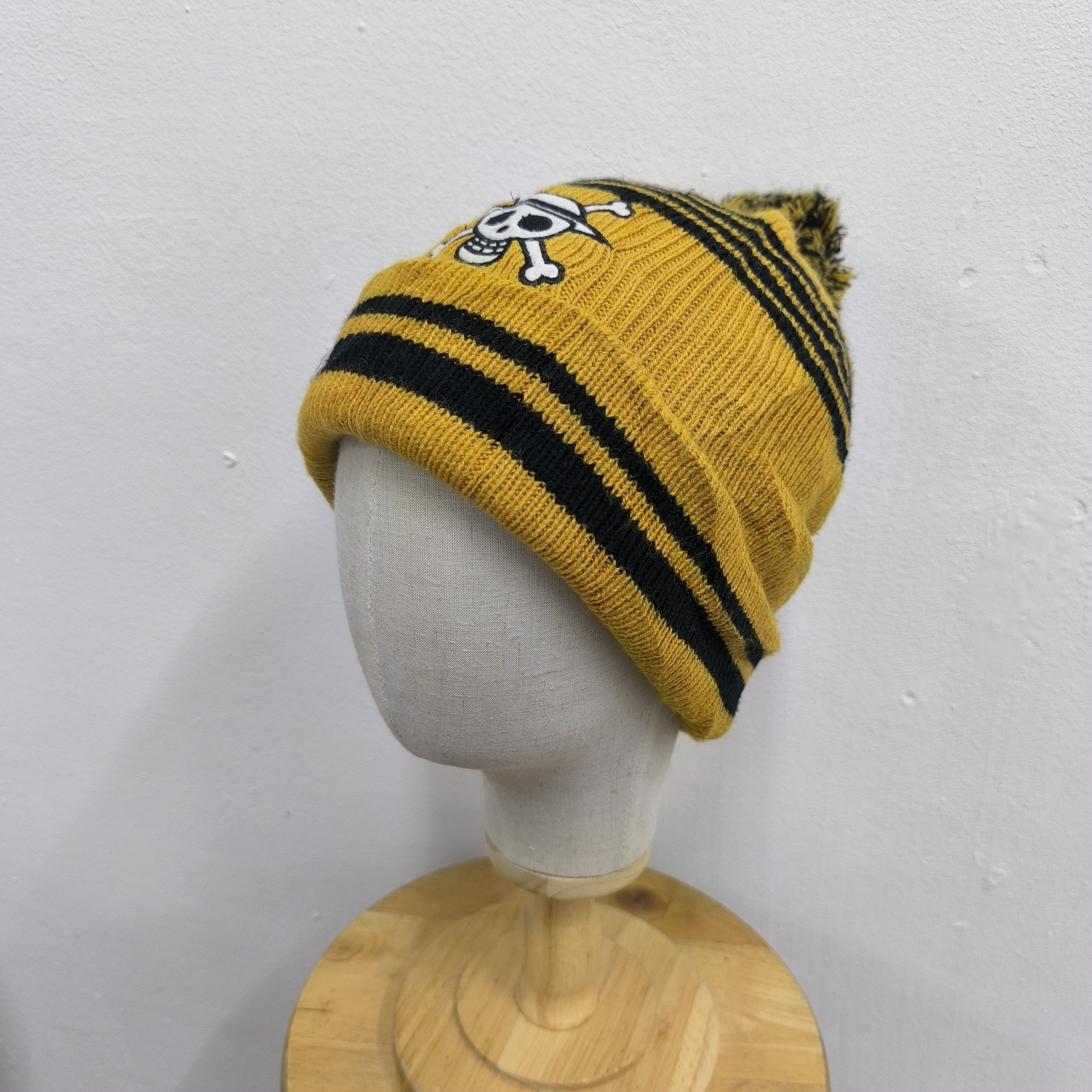One Piece 🐇 One piece japanese anime big logo stripes beanie hat Size ONE SIZE - 2 Thumbnail