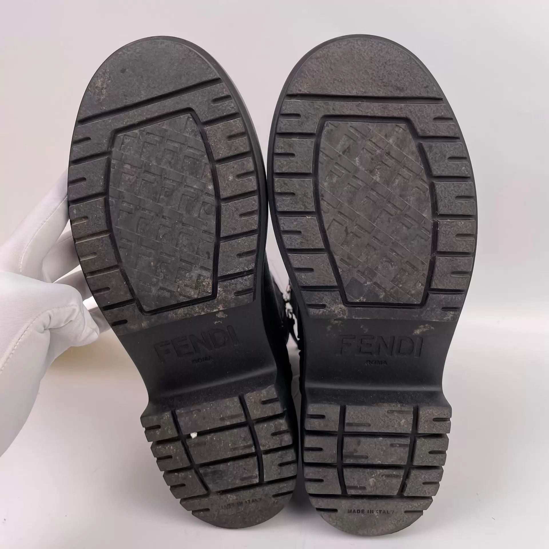 Fendi Fendi Women's Monogram Short Boots 39 Black Size US 8.5 / IT 38.5 - 5 Thumbnail