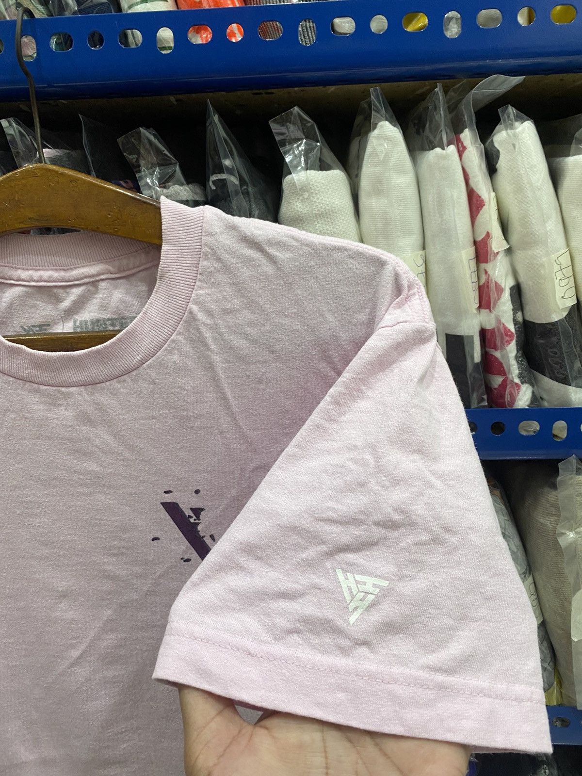 Hypland HYPLAND X HUNTER X HUNTER ANIME TSHIRT Size US M / EU 48-50 / 2 - 6 Thumbnail