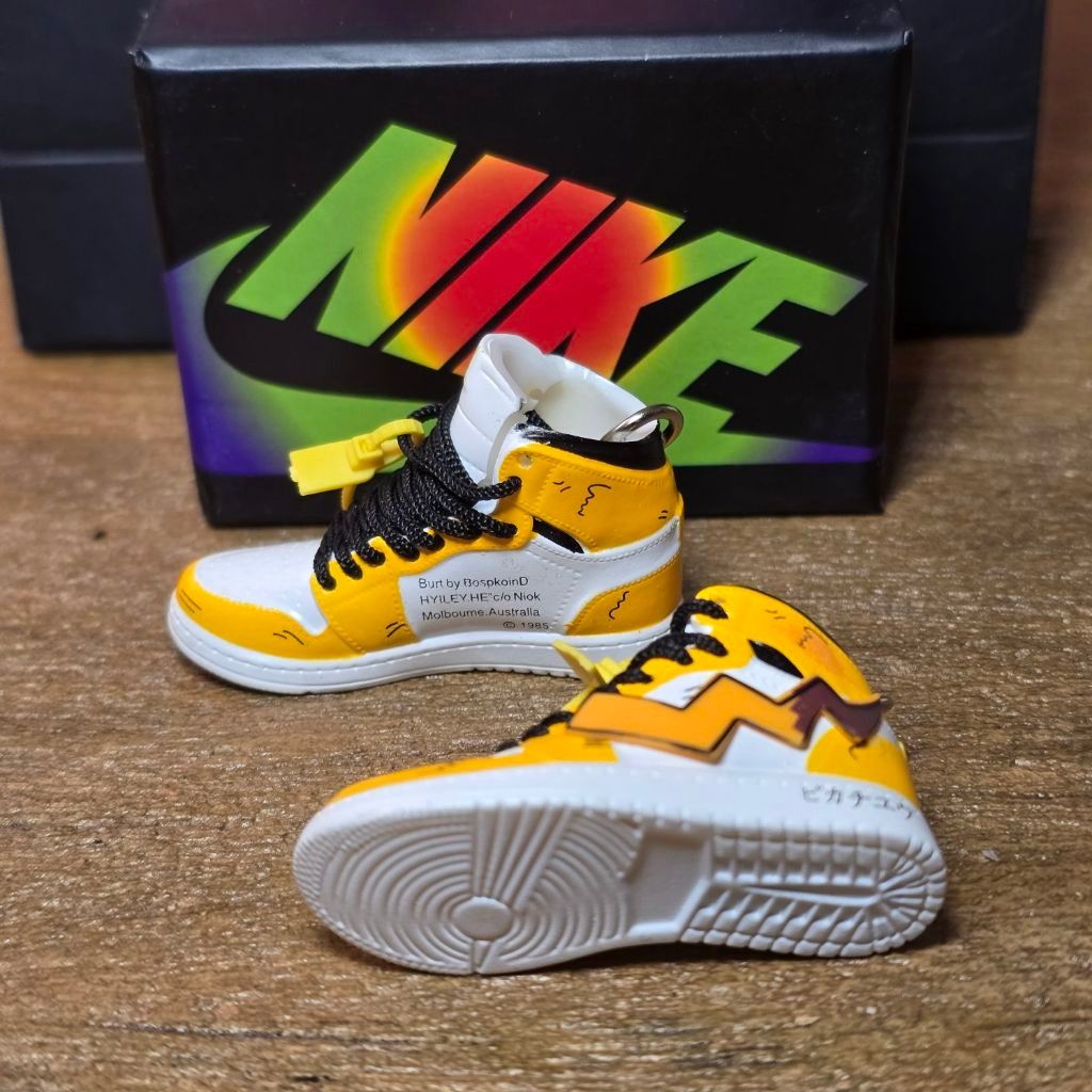 Nike Unisex Pair of Keychains One Size Yellow White Size ONE SIZE - 5 Thumbnail