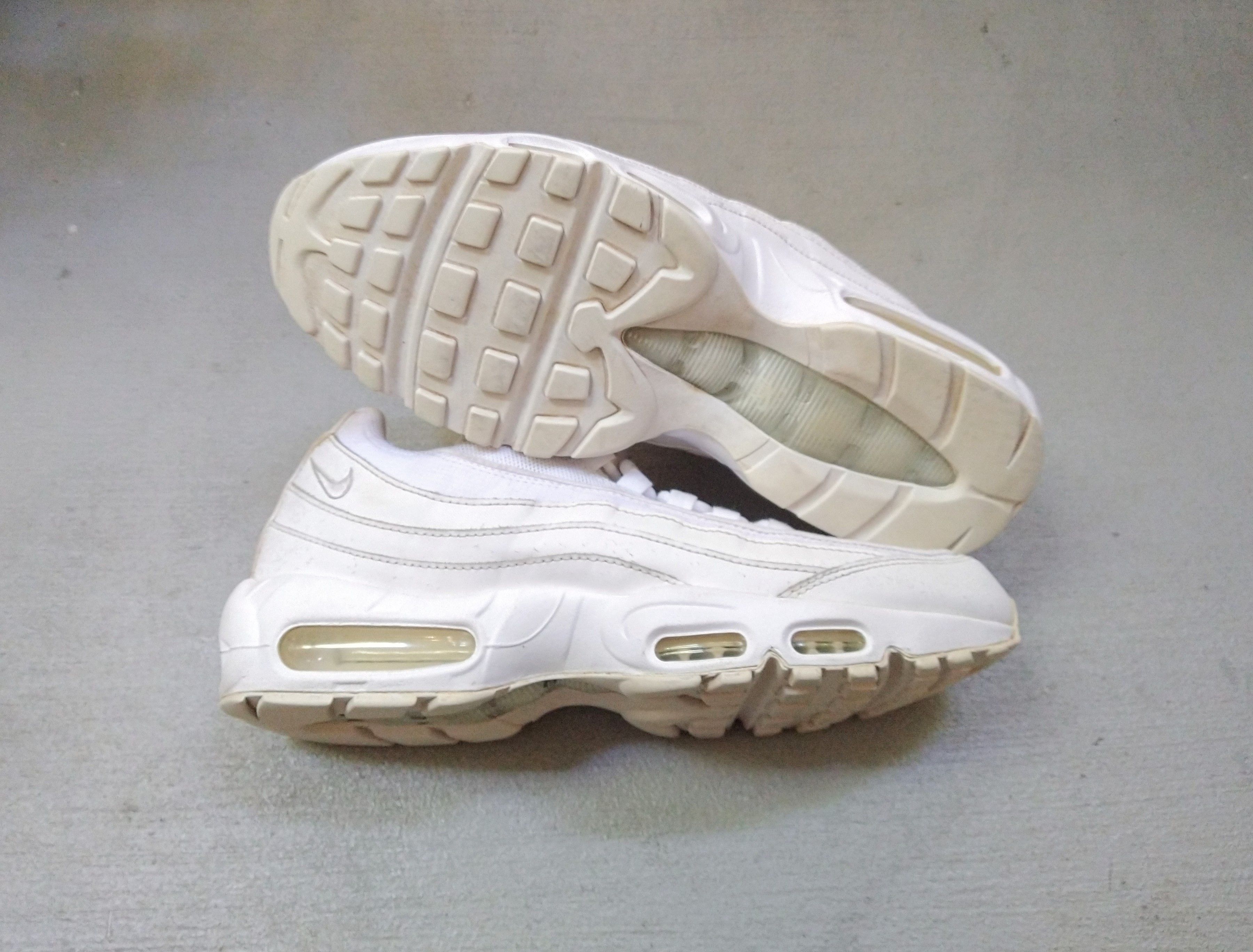 Nike Nike Air Max 95 Essential Triple White Size 10 CT1268-100 Size US 10 / EU 43 - 16 Thumbnail
