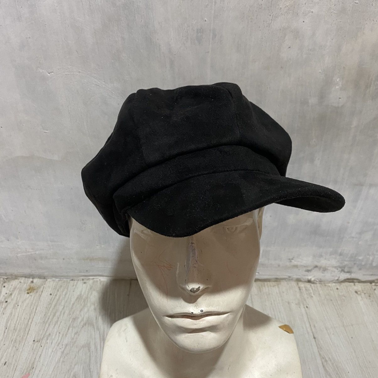 Japanese Brand 2000s vintage suede unique newboys cap Size ONE SIZE - 1 Thumbnail