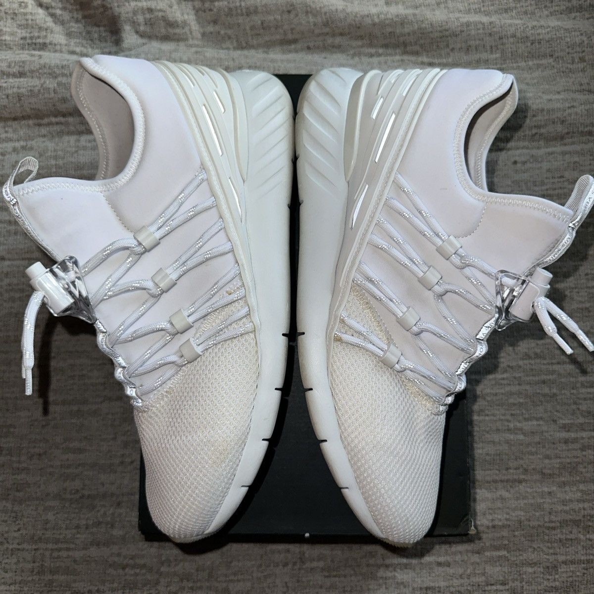 Louis Vuitton Louis Vuitton Fastlane Sneaker White Sz. 9 Size US 9 / EU 42 - 3 Thumbnail