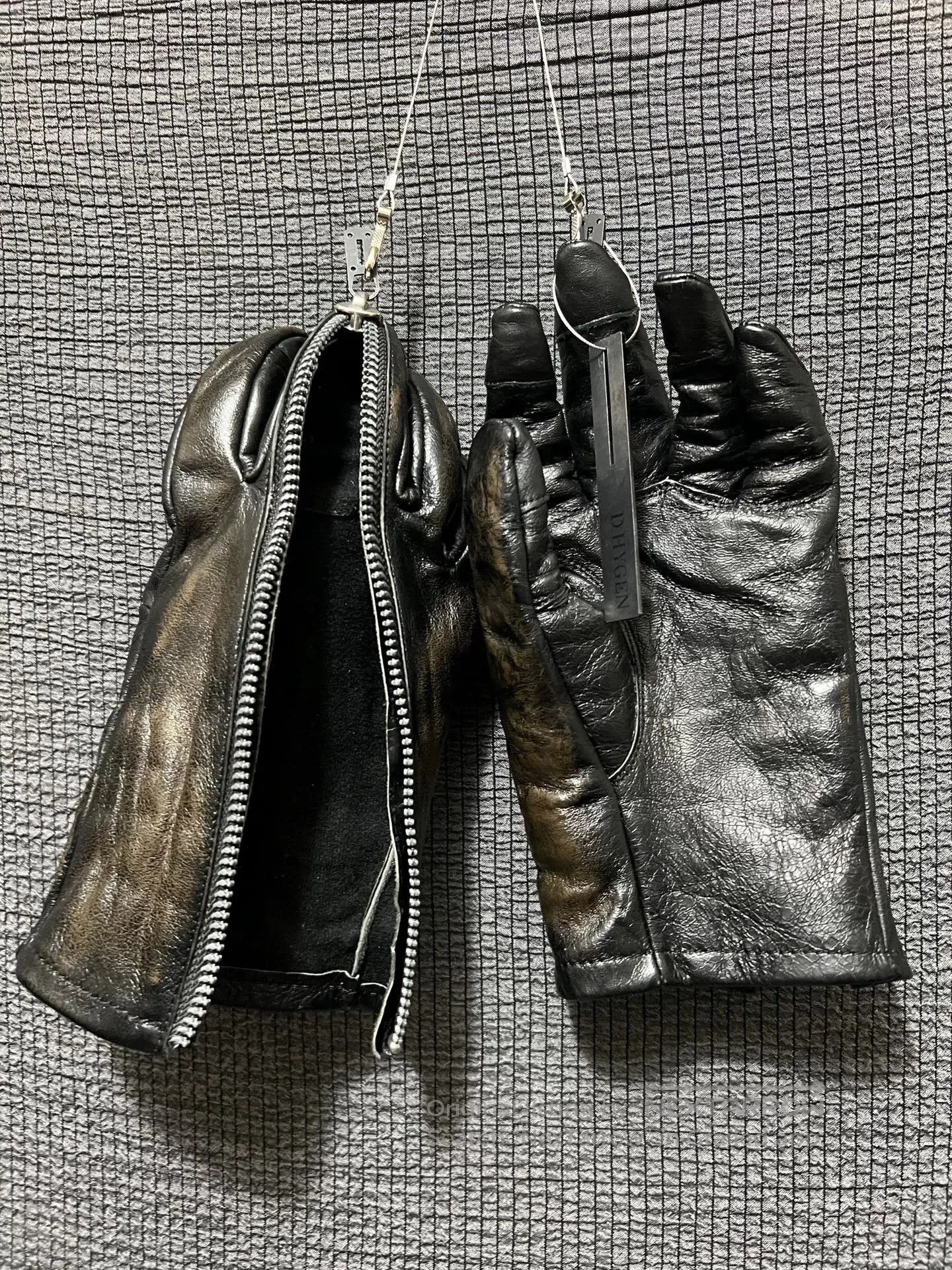 D.Hygen d hygen leather zip gloves with thumb opening. Size ONE SIZE - 8 Thumbnail
